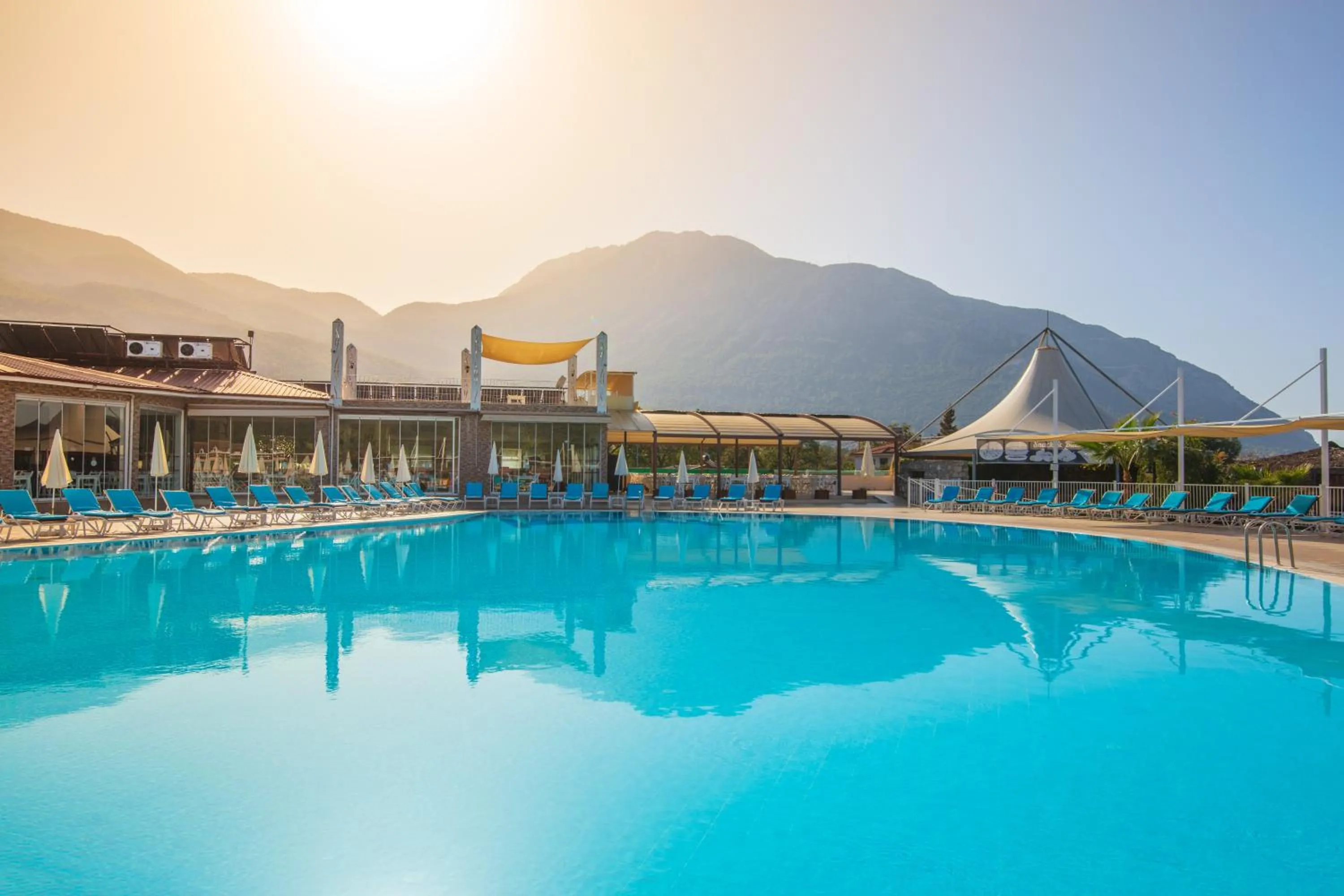 Swimming pool in Sahra Su Holiday Village & SPA