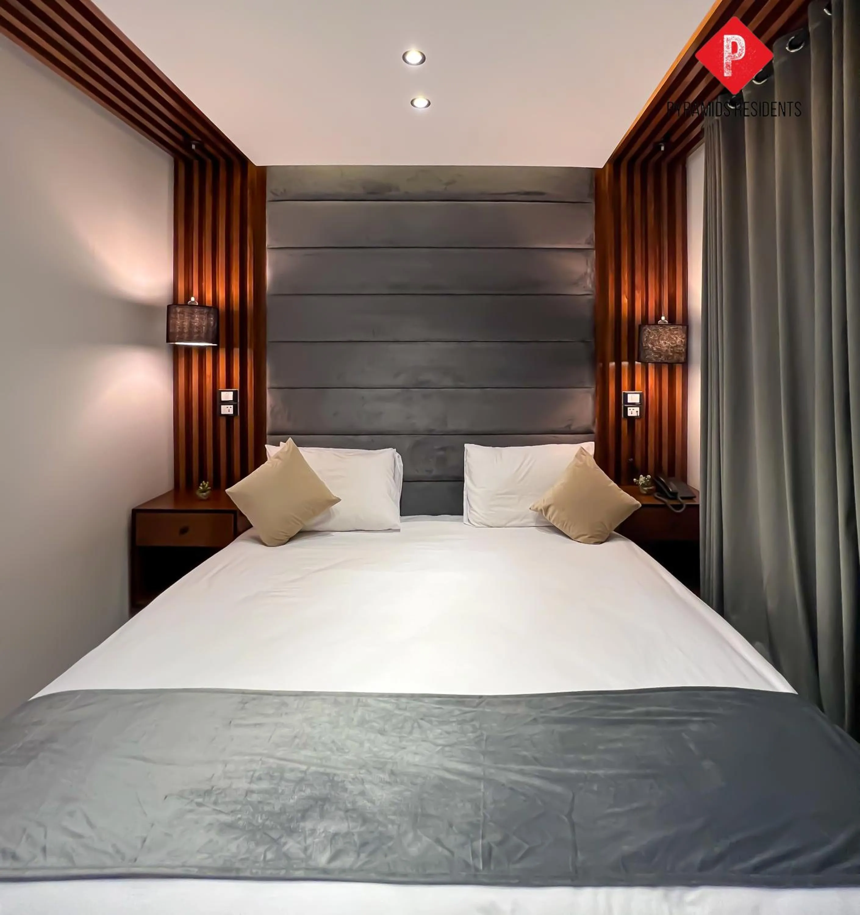 Bed in Pyramids View Guest House