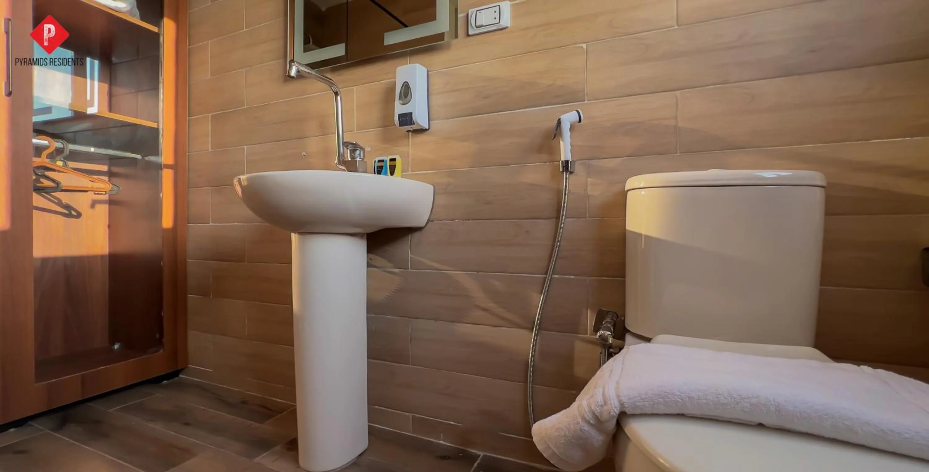 Shower in Pyramids View Guest House