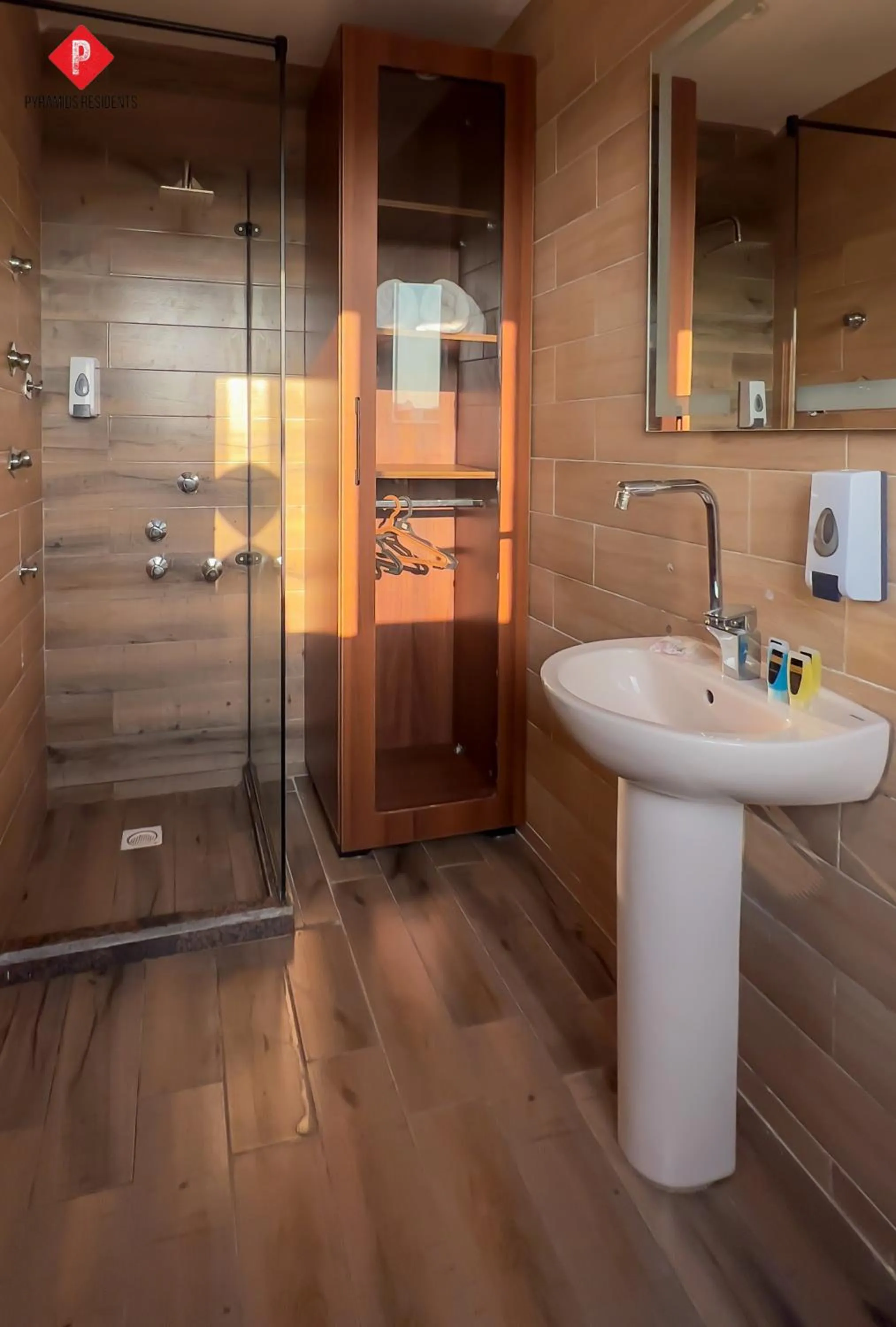 Shower in Pyramids View Guest House