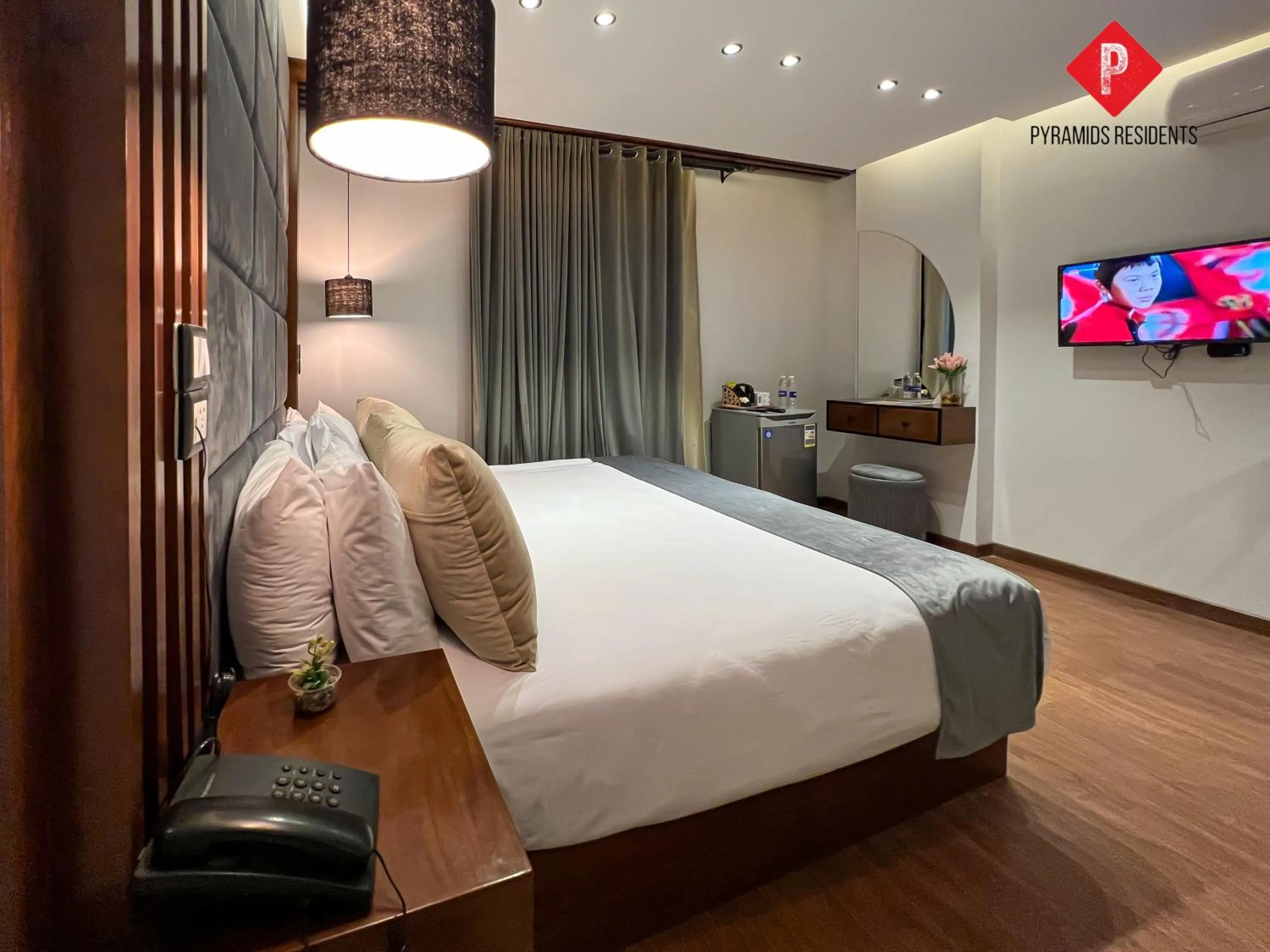 Bed in Pyramids View Guest House