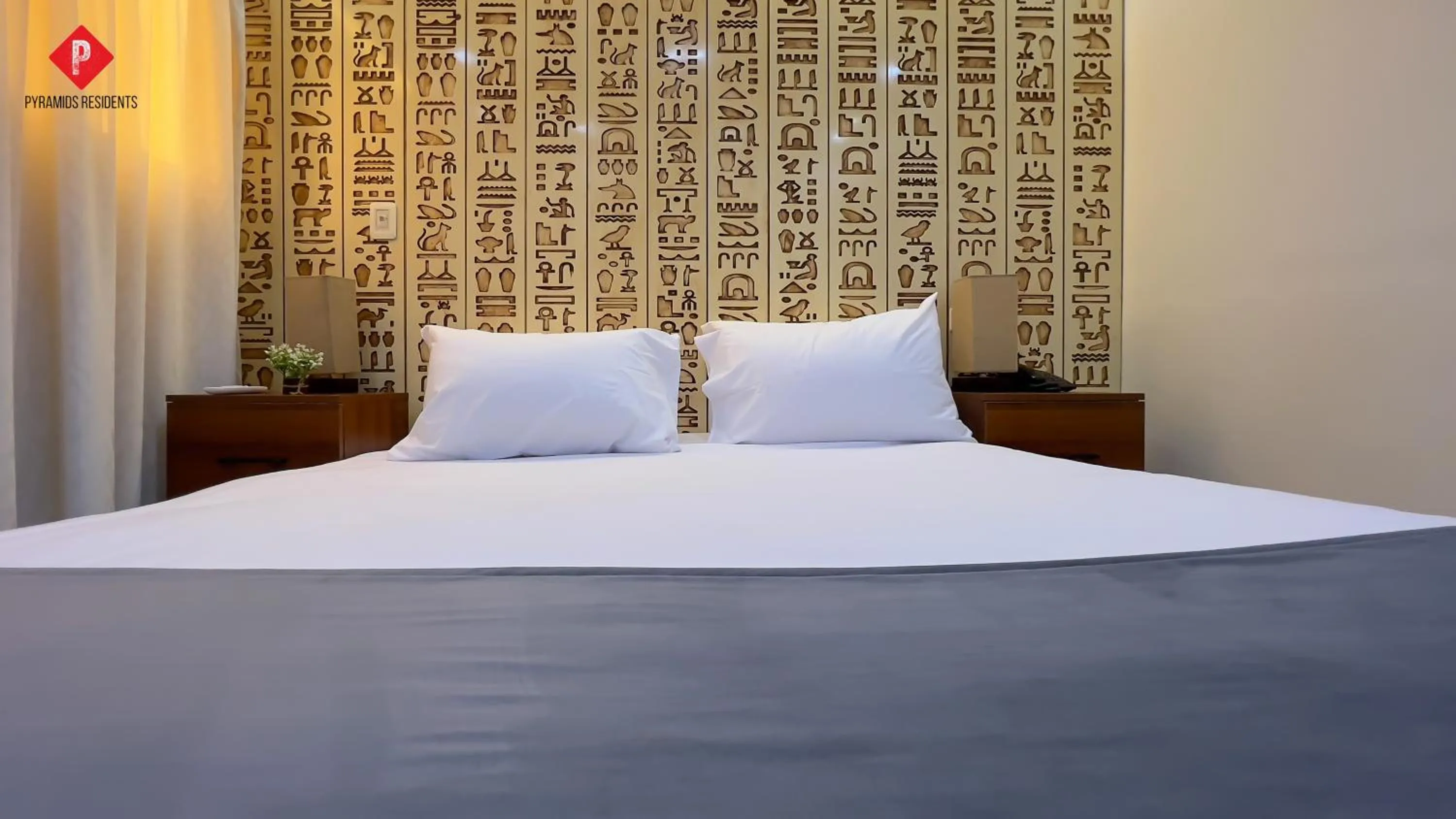 Bed in Pyramids View Guest House