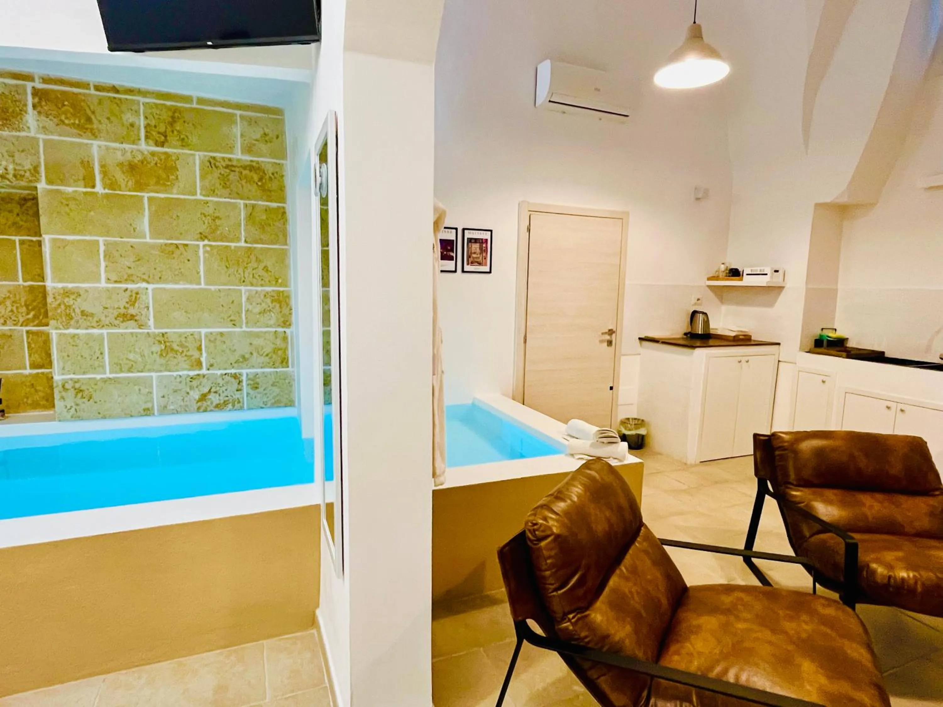 Swimming pool in Corte Gabellone - dimora storica