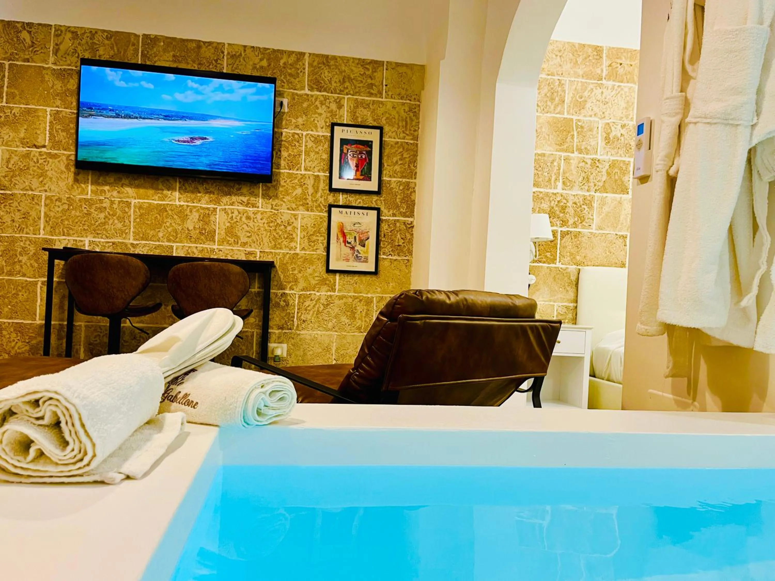 Swimming pool, Bed in Corte Gabellone - dimora storica