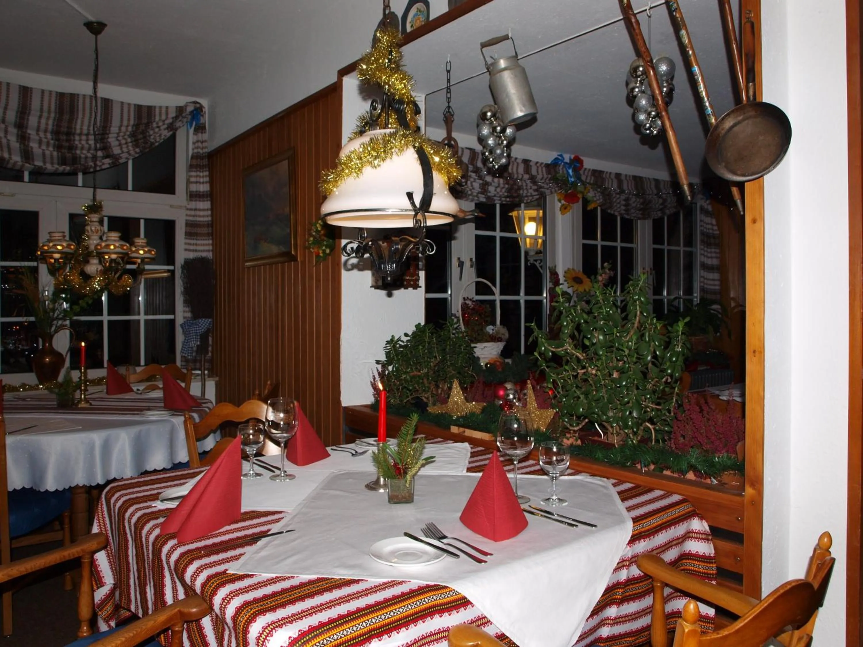 Restaurant/places to eat in Waldhotel Lemberg