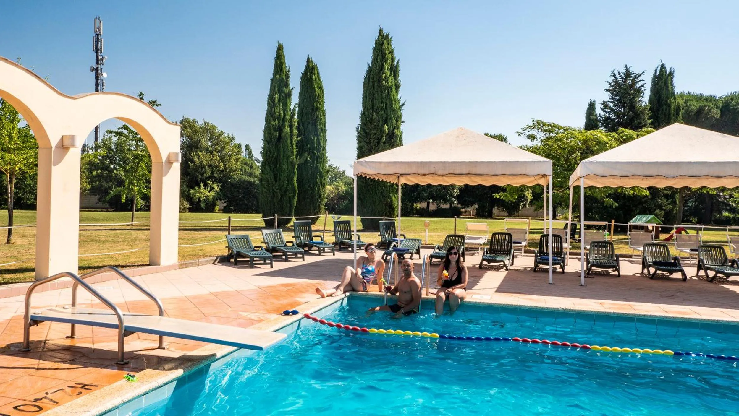 Swimming pool in Hotel Vega Perugia