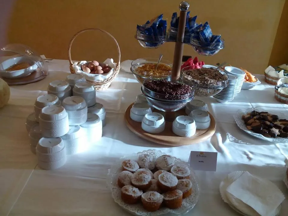Buffet breakfast in Hotel Il Podere