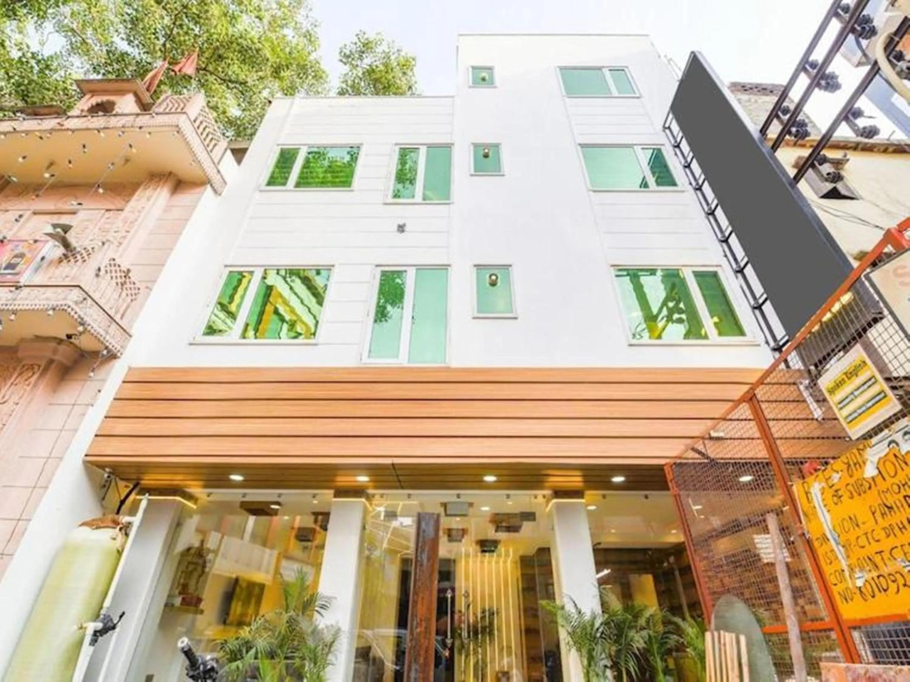 Property building in The Hotel Mohit -5 Minutes Walk From New Delhi Railway Station - Paharganj