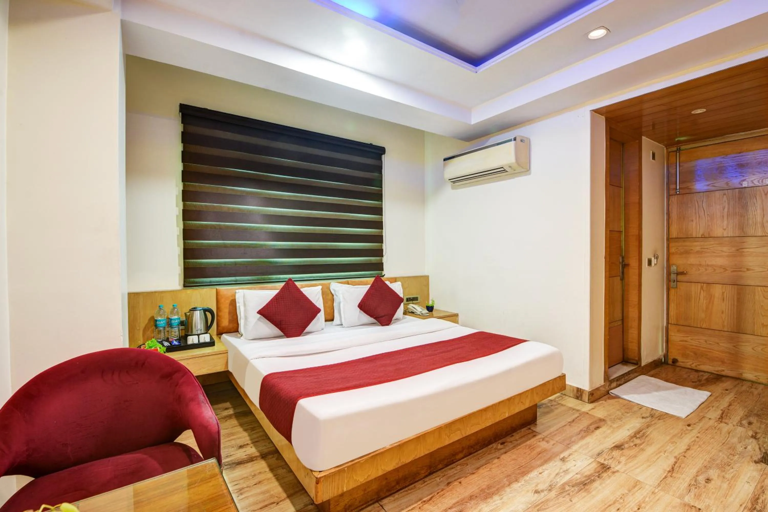 Bed in The Hotel Mohit -5 Minutes Walk From New Delhi Railway Station - Paharganj