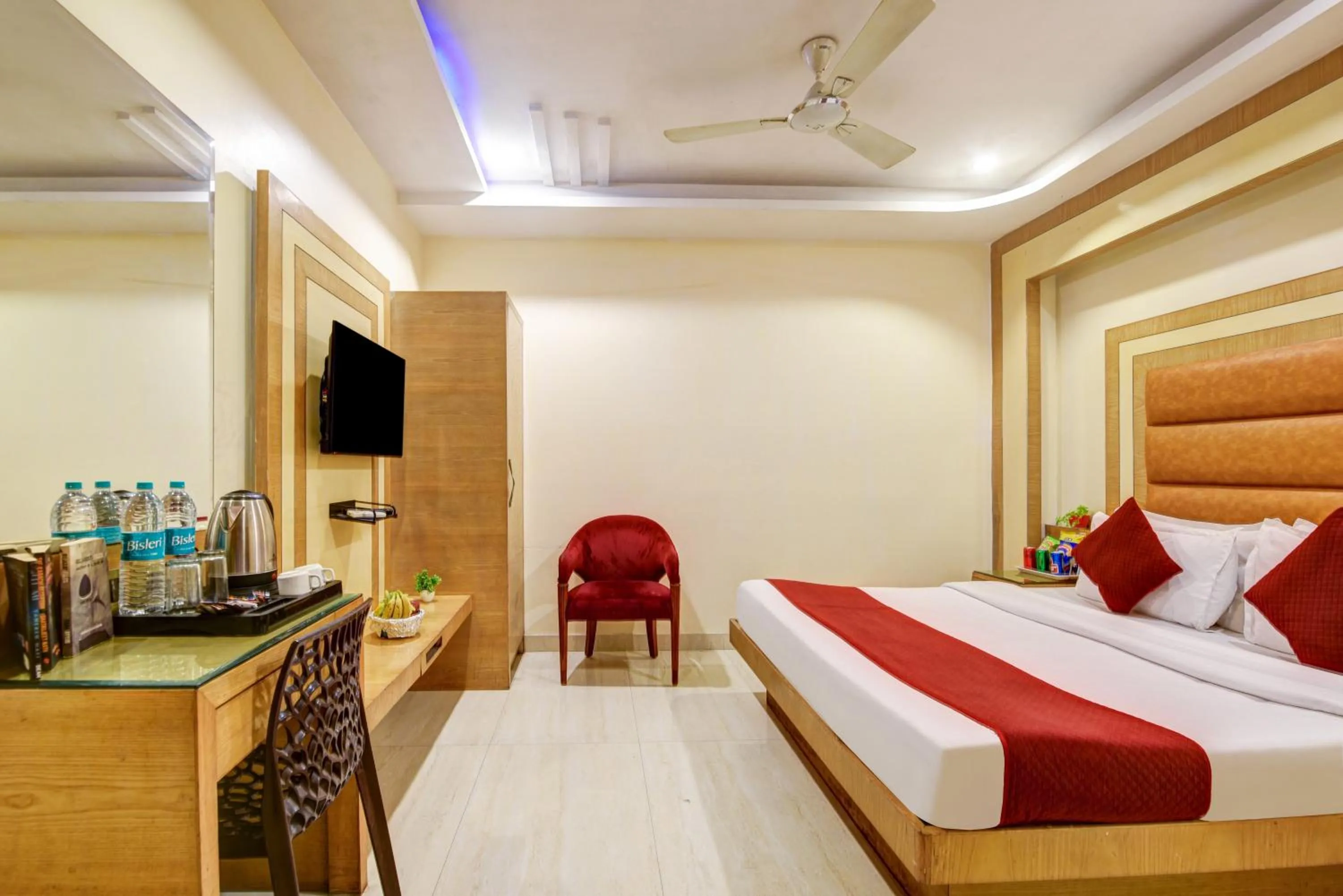 Bed in The Hotel Mohit -5 Minutes Walk From New Delhi Railway Station - Paharganj
