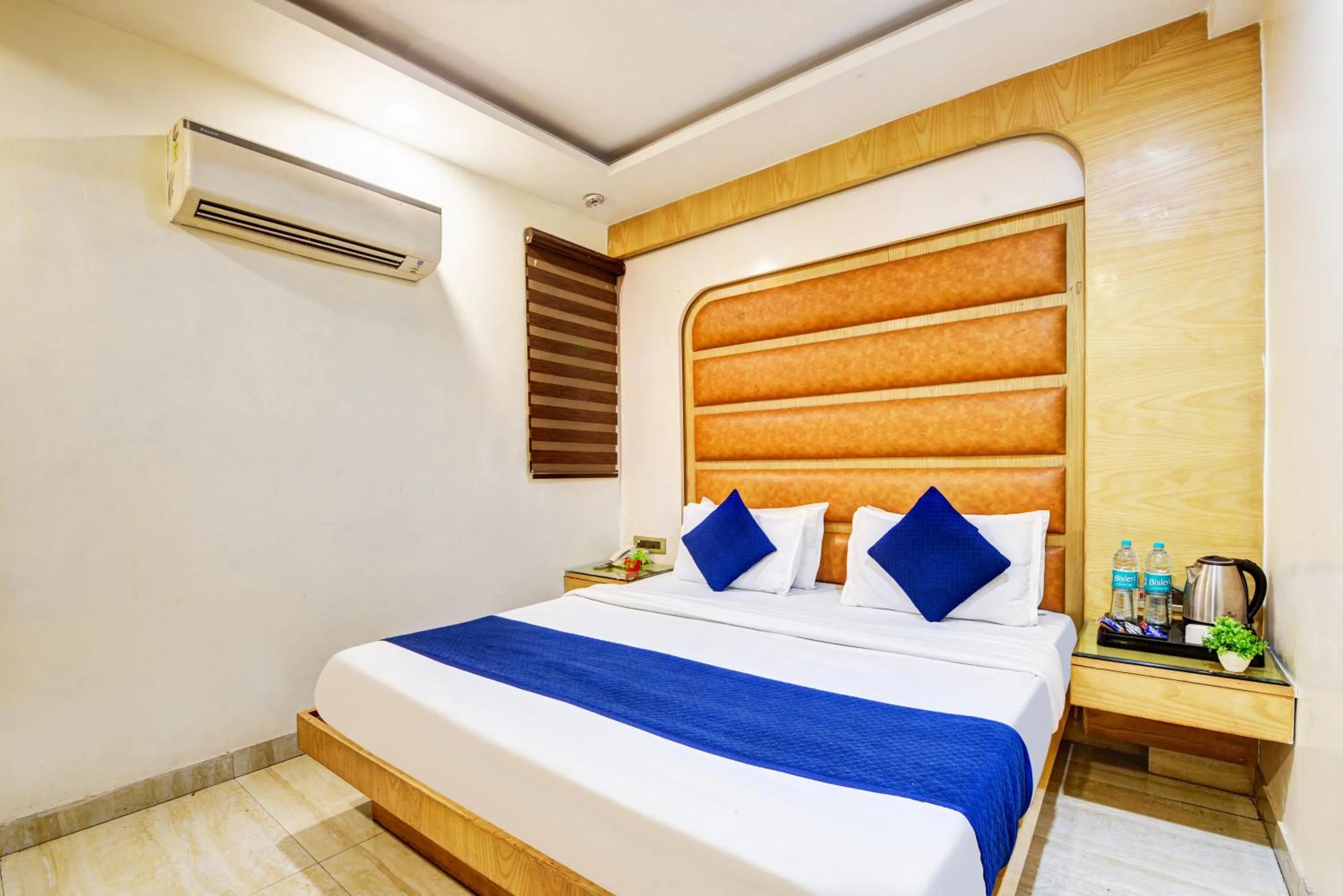 Bed in The Hotel Mohit -5 Minutes Walk From New Delhi Railway Station - Paharganj