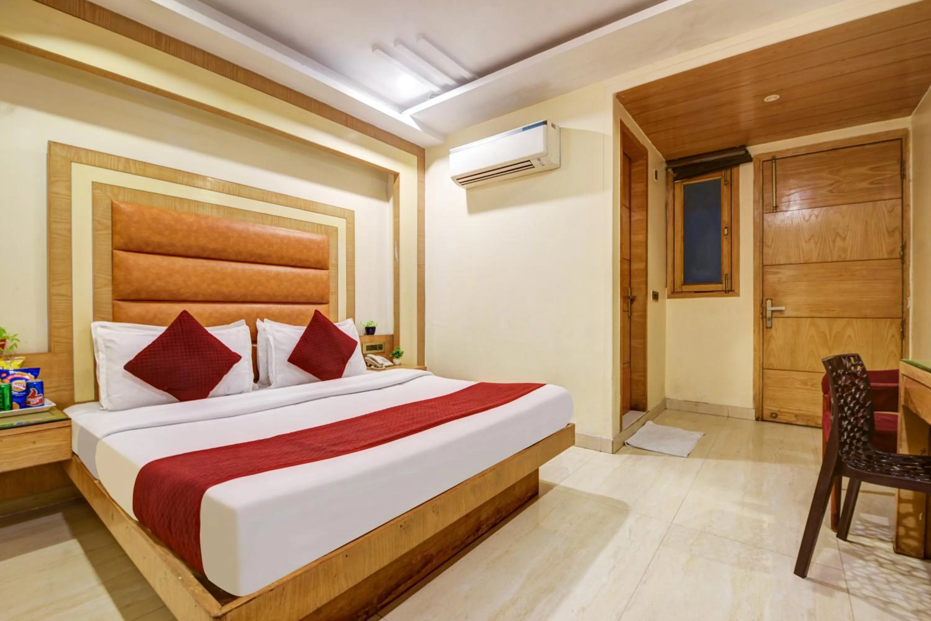 Bed in The Hotel Mohit -5 Minutes Walk From New Delhi Railway Station - Paharganj