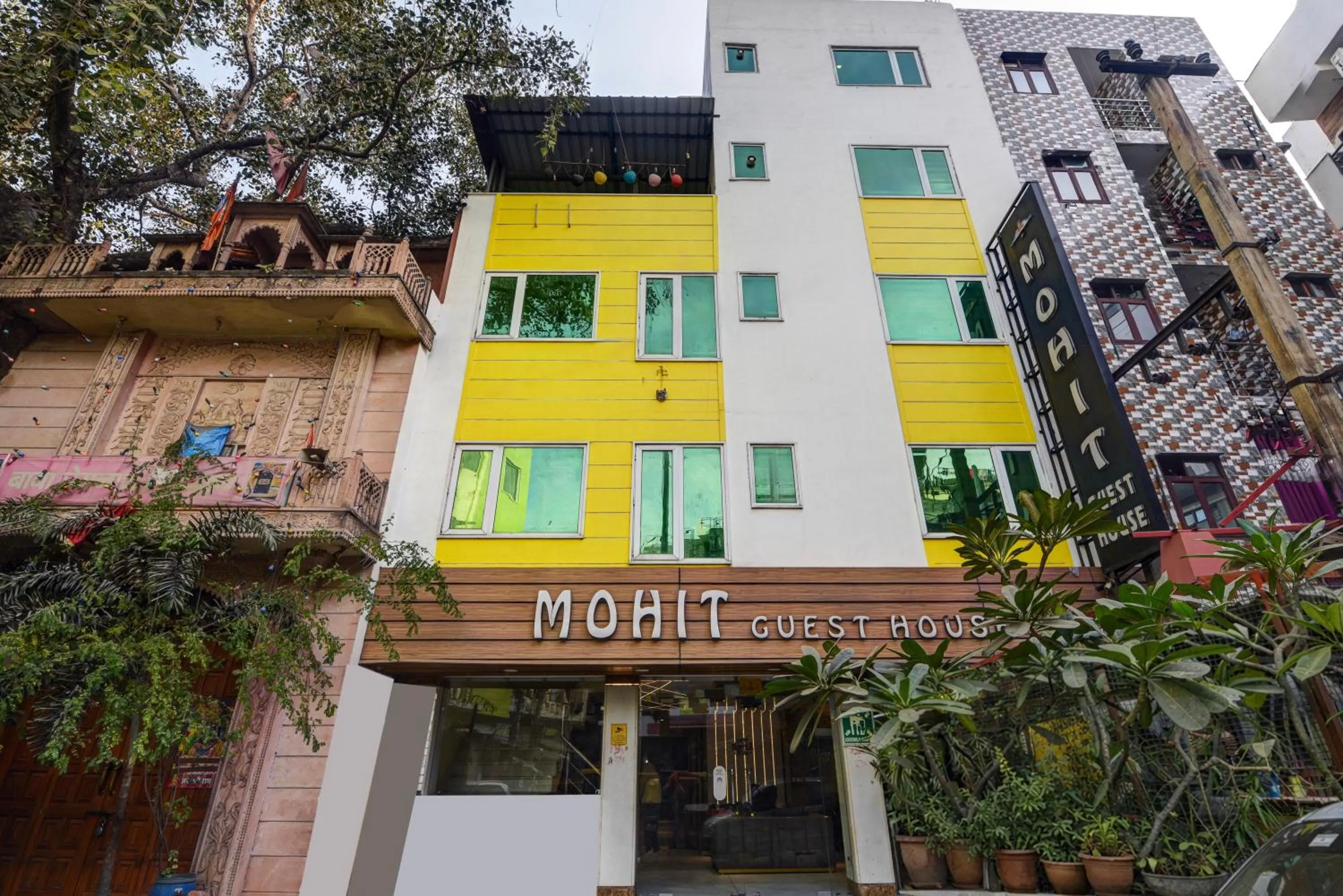 Property building in The Hotel Mohit -5 Minutes Walk From New Delhi Railway Station - Paharganj