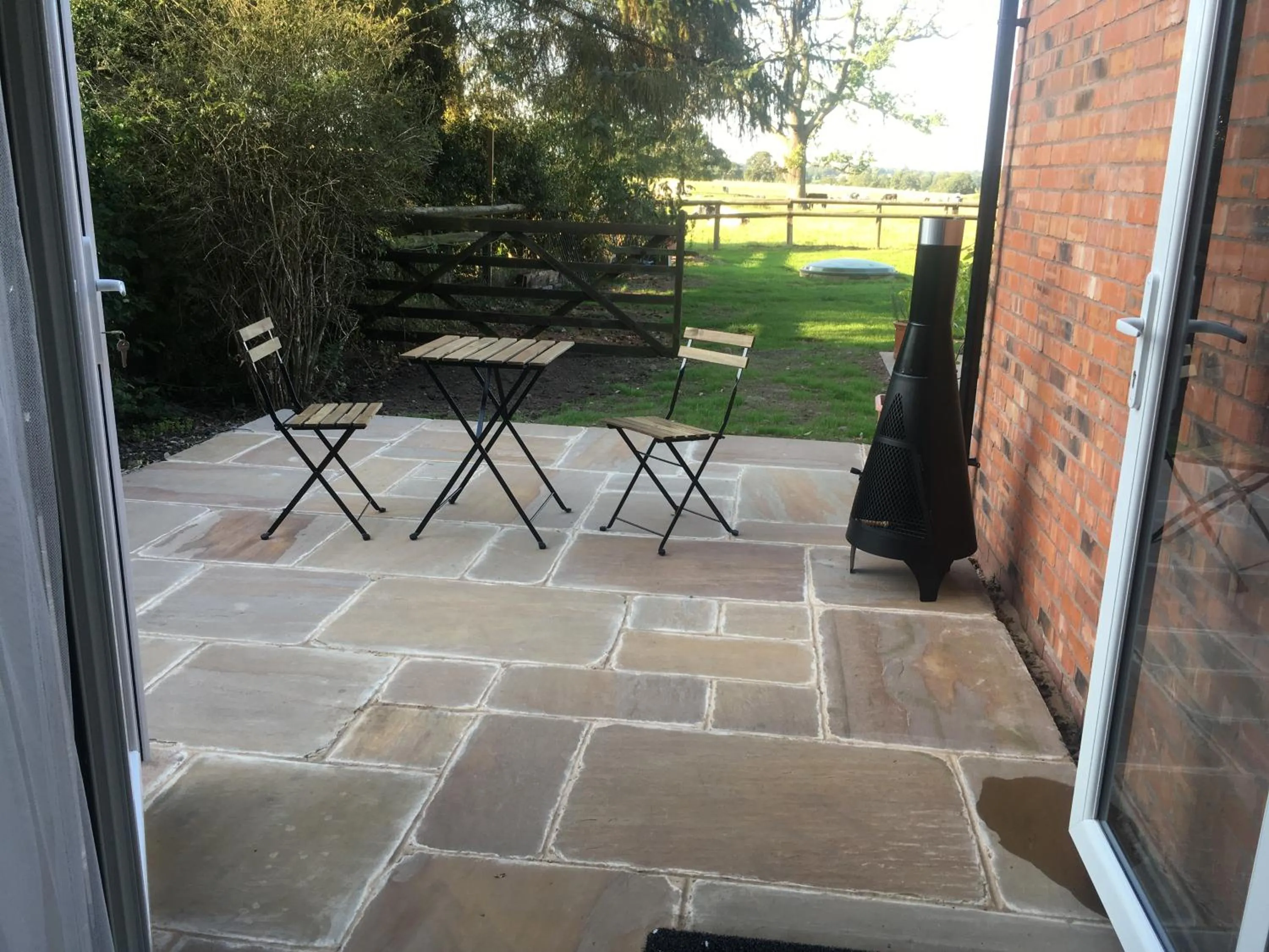 Patio in Private Entry Double bedroom with beautiful views!