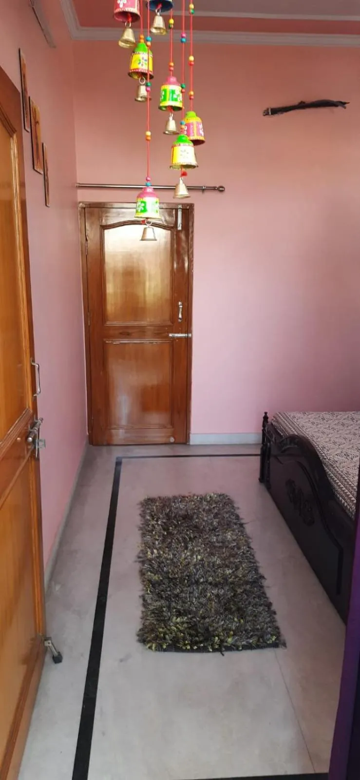 Facade/entrance, Bed in Padmalayabnb