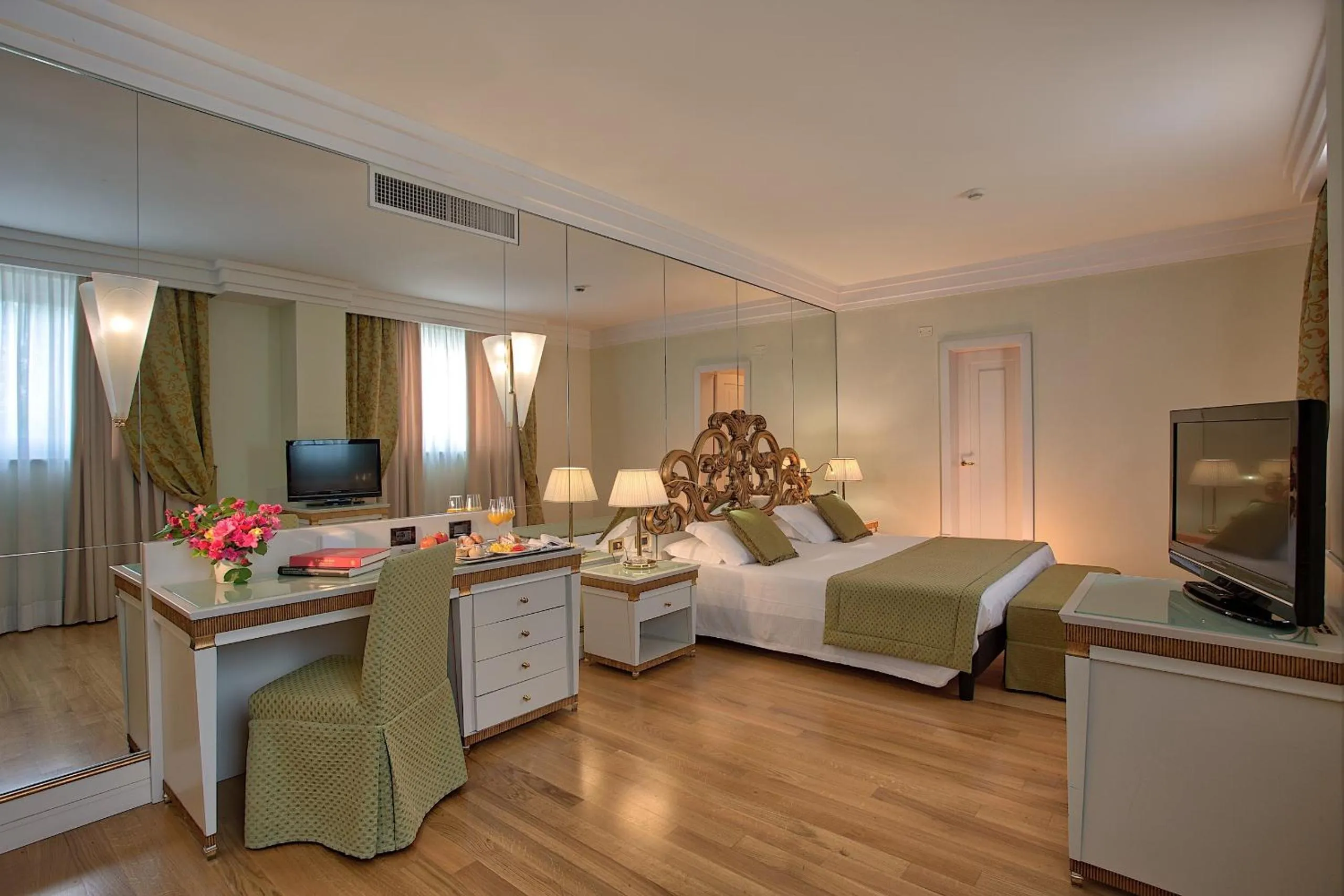 Photo of the whole room, Bed in Park Hotel Junior