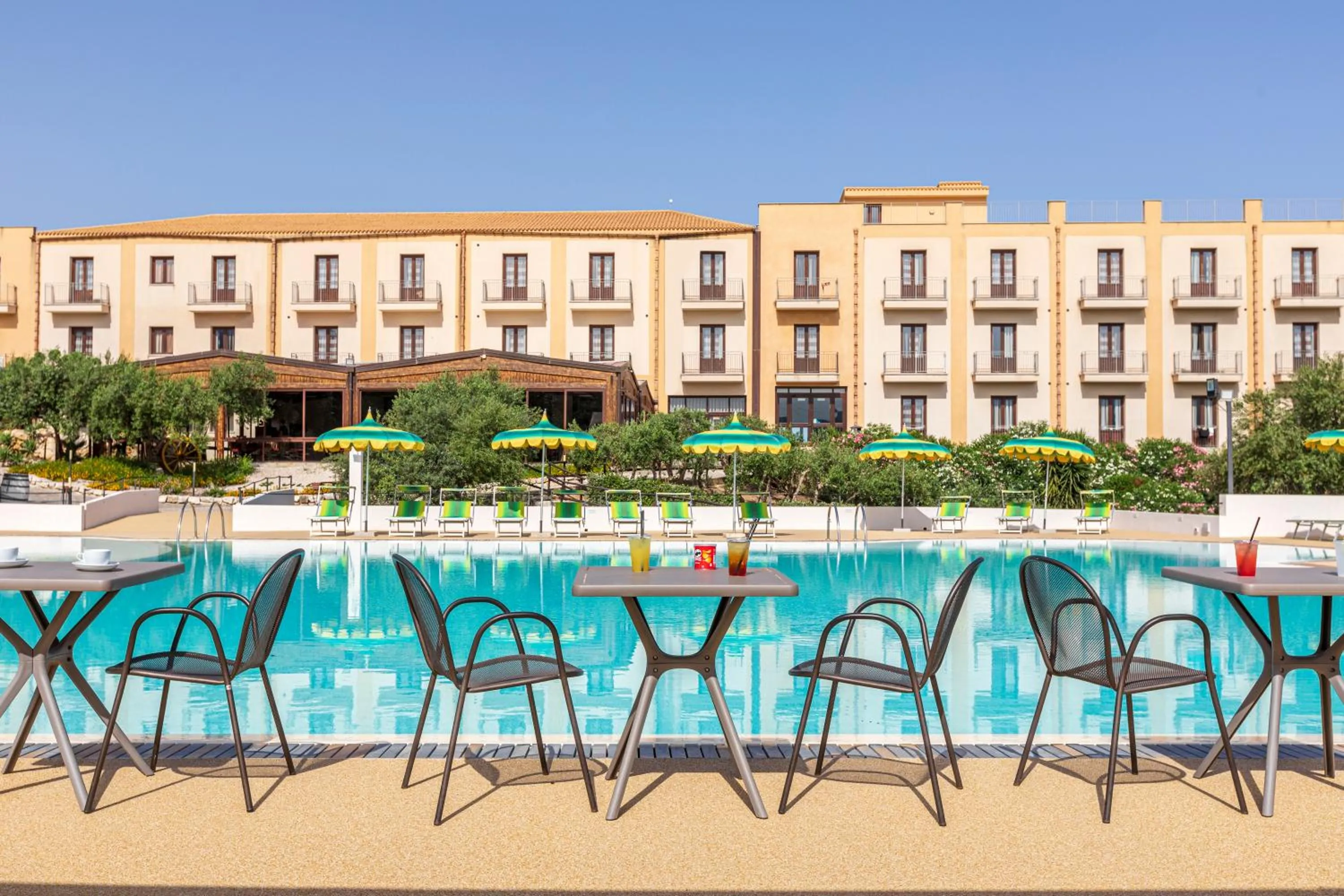 Swimming pool in Villa Zina Family Resort