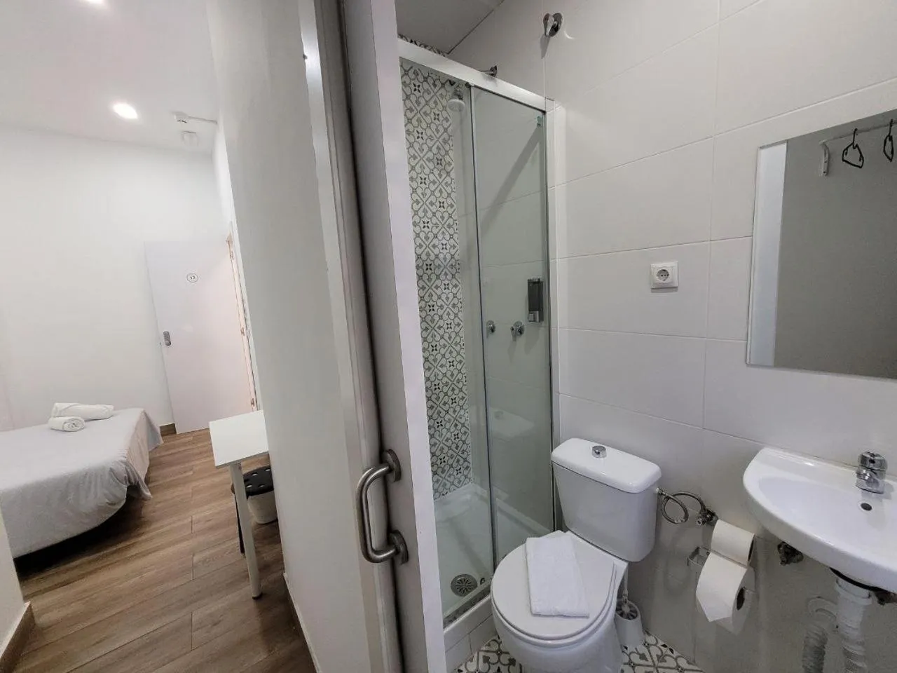 AYZ Elcano - Auto check-in property