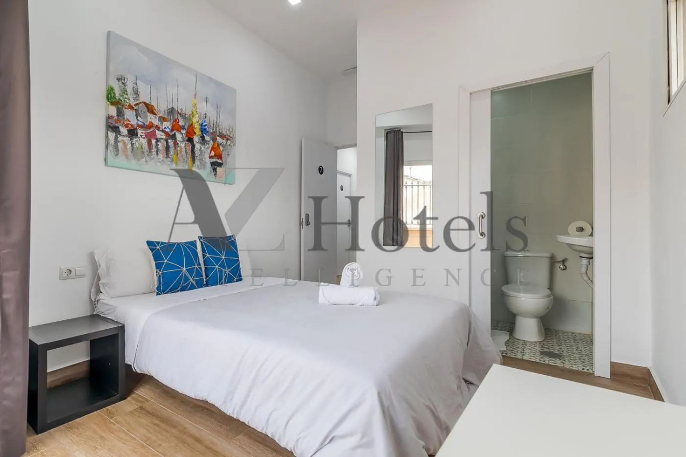 Bed in AYZ Elcano - Auto check-in property