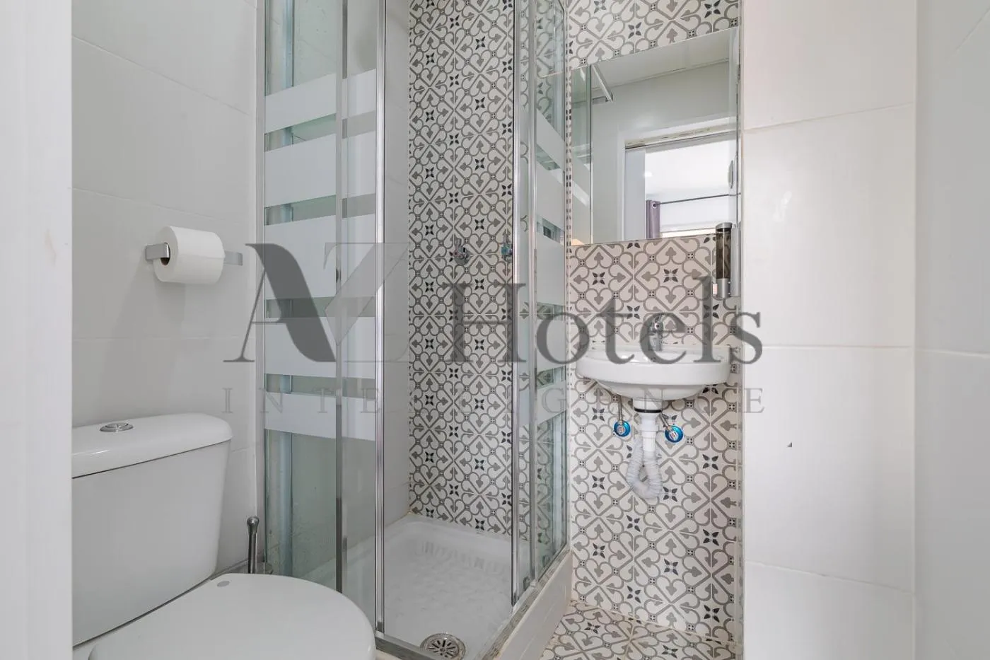 Shower in AYZ Elcano - Auto check-in property