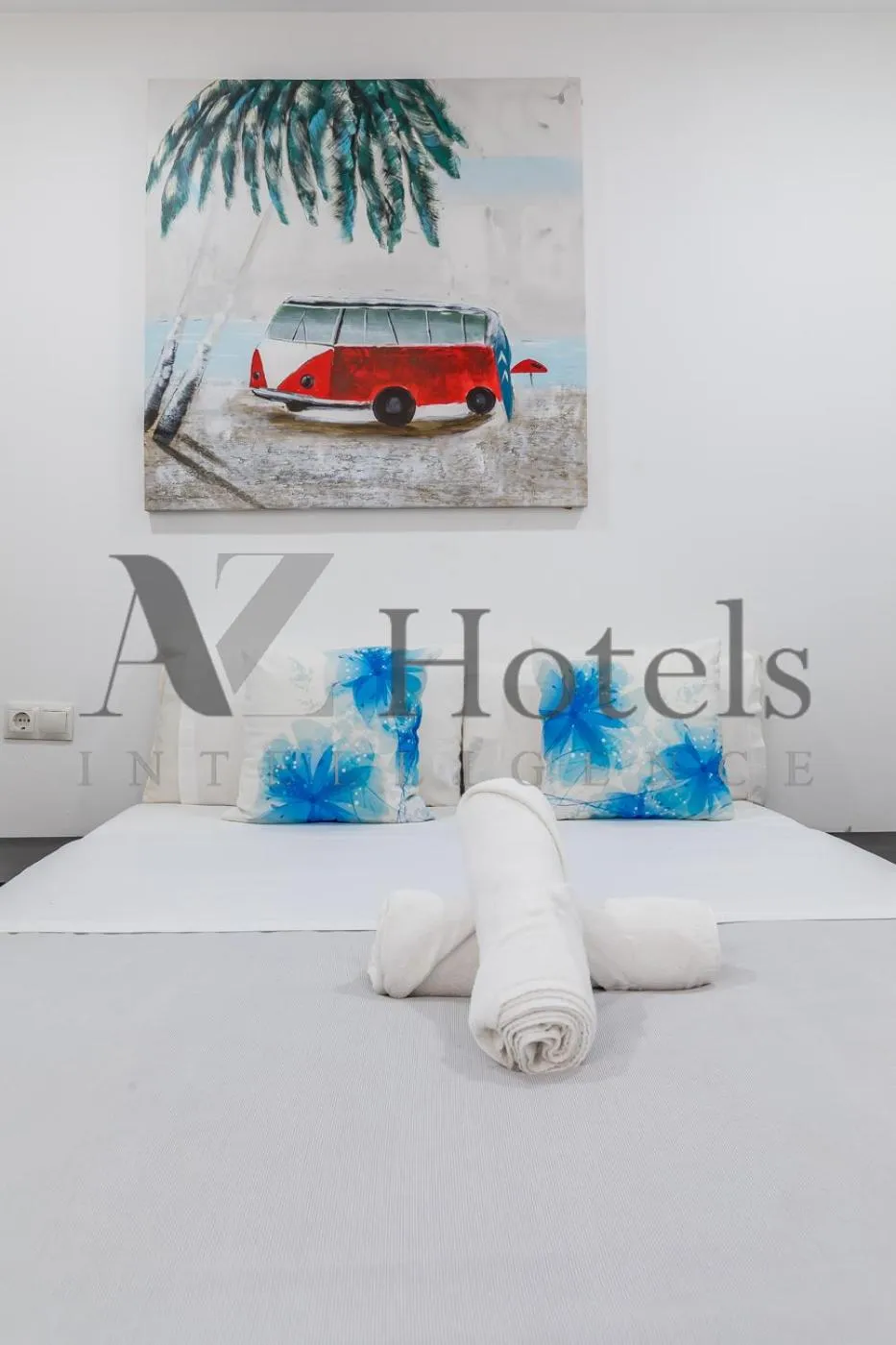 Bed in AYZ Elcano - Auto check-in property