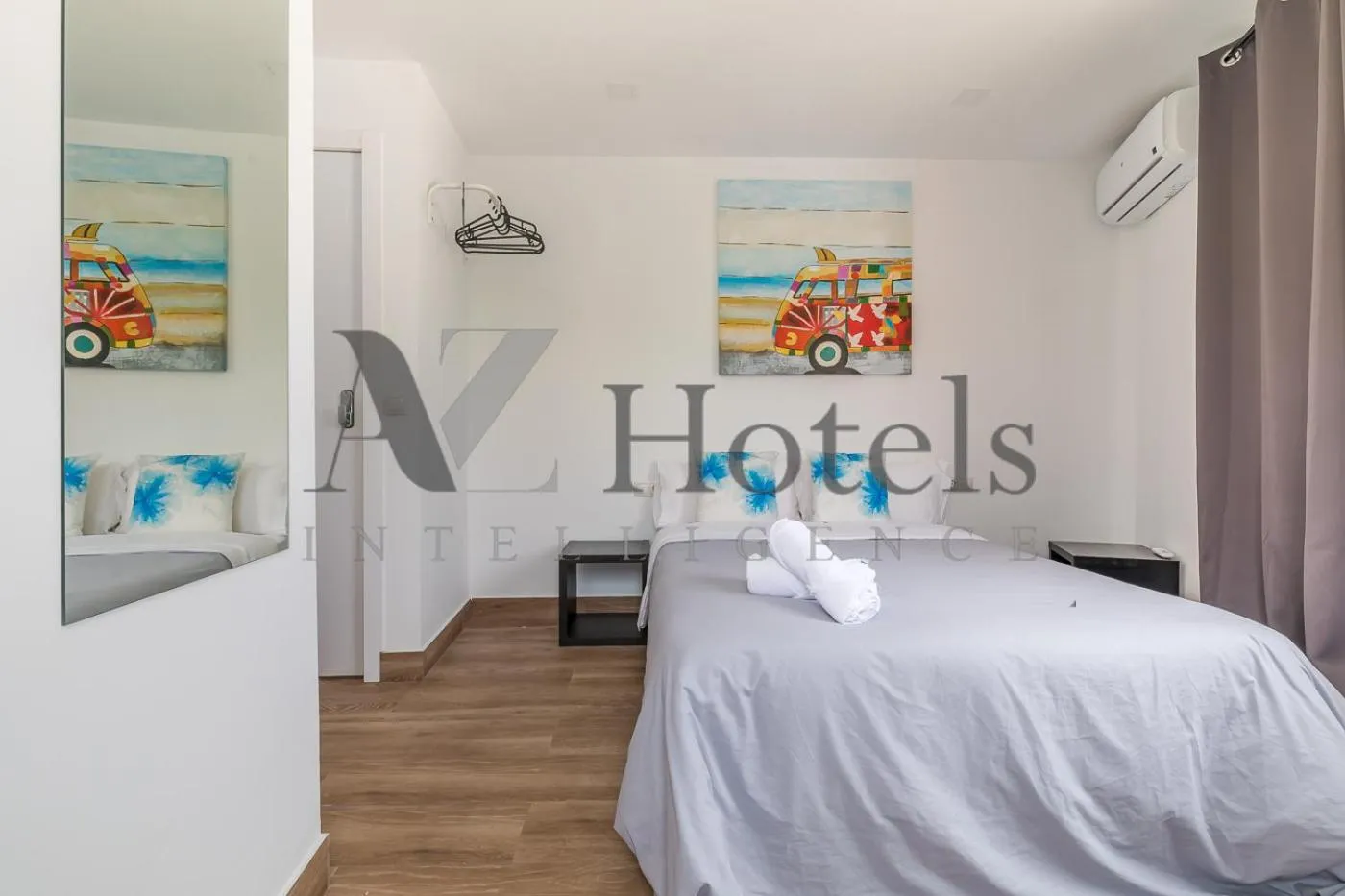 Bed in AYZ Elcano - Auto check-in property
