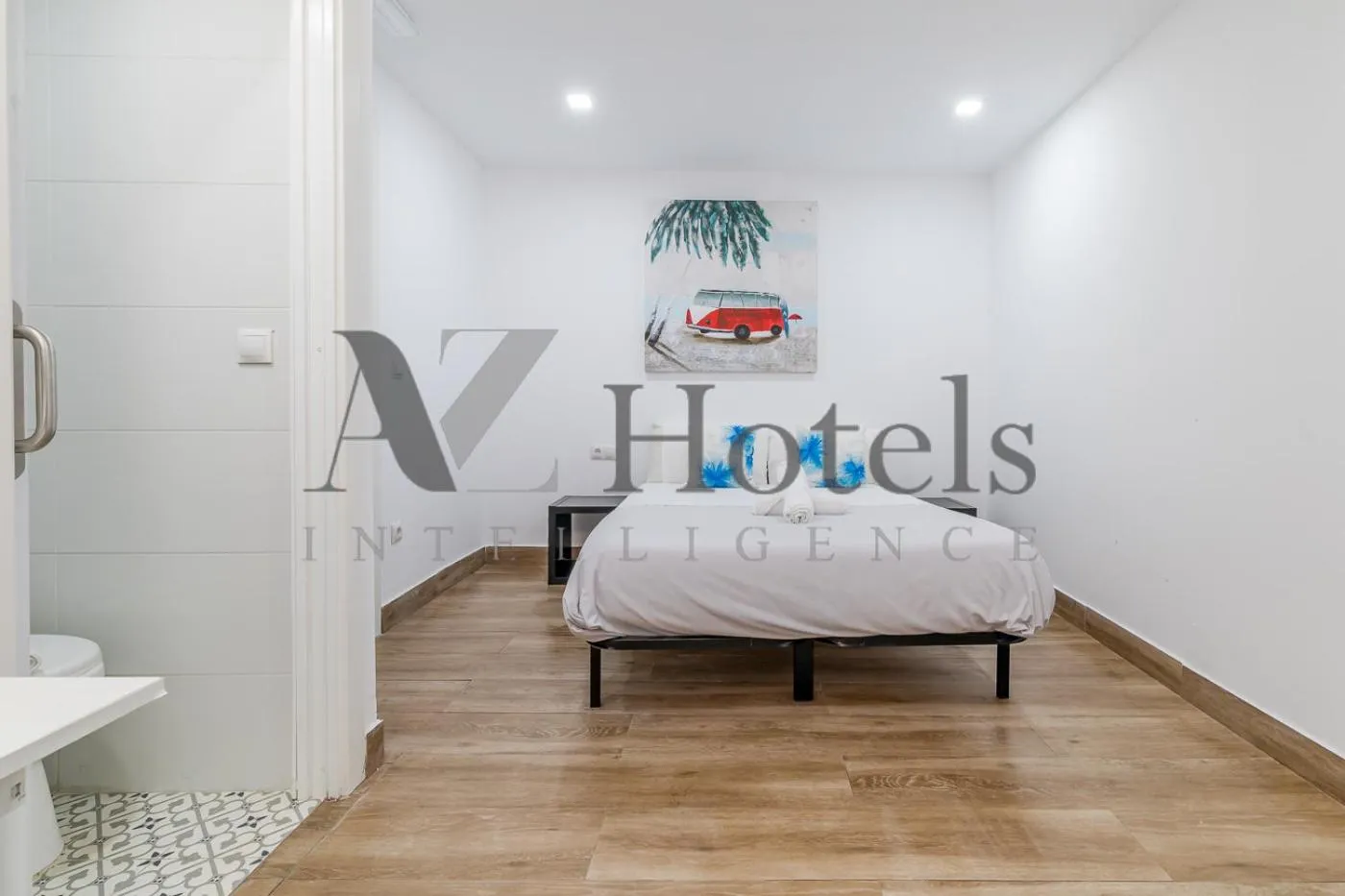 Bed in AYZ Elcano - Auto check-in property