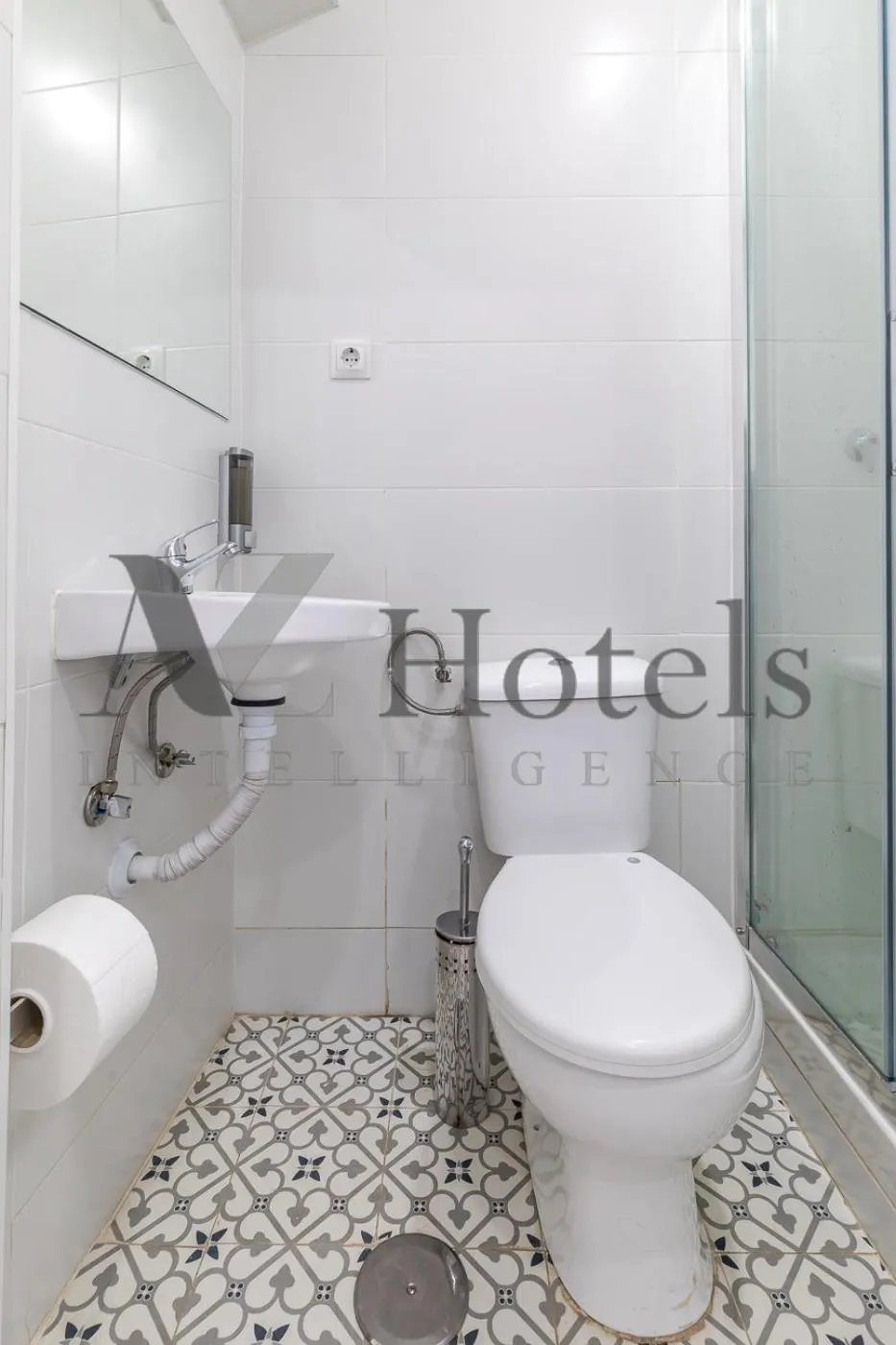 Toilet in AYZ Elcano - Auto check-in property