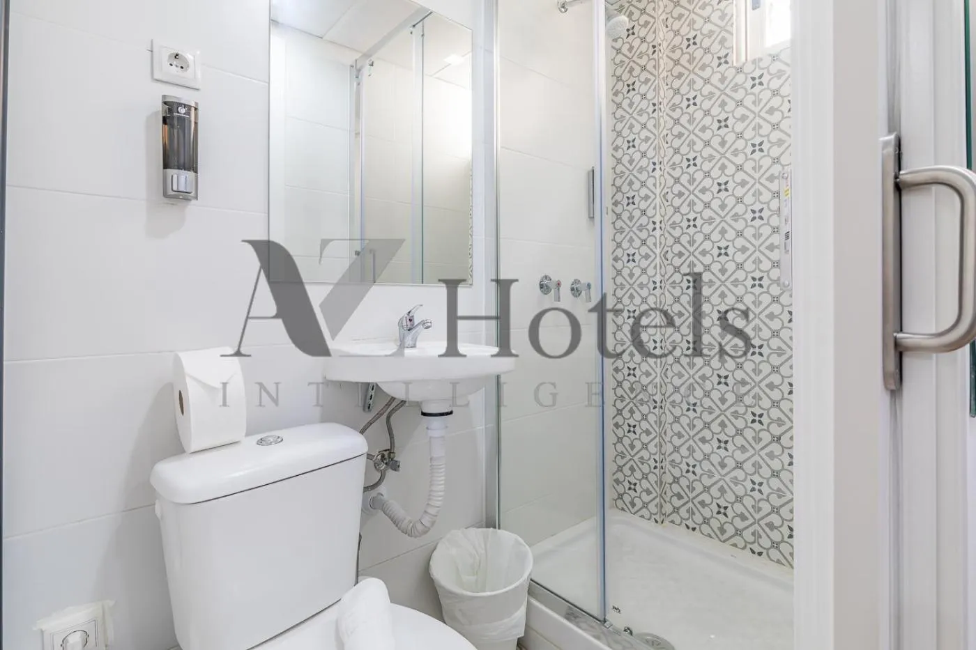 Toilet in AYZ Elcano - Auto check-in property