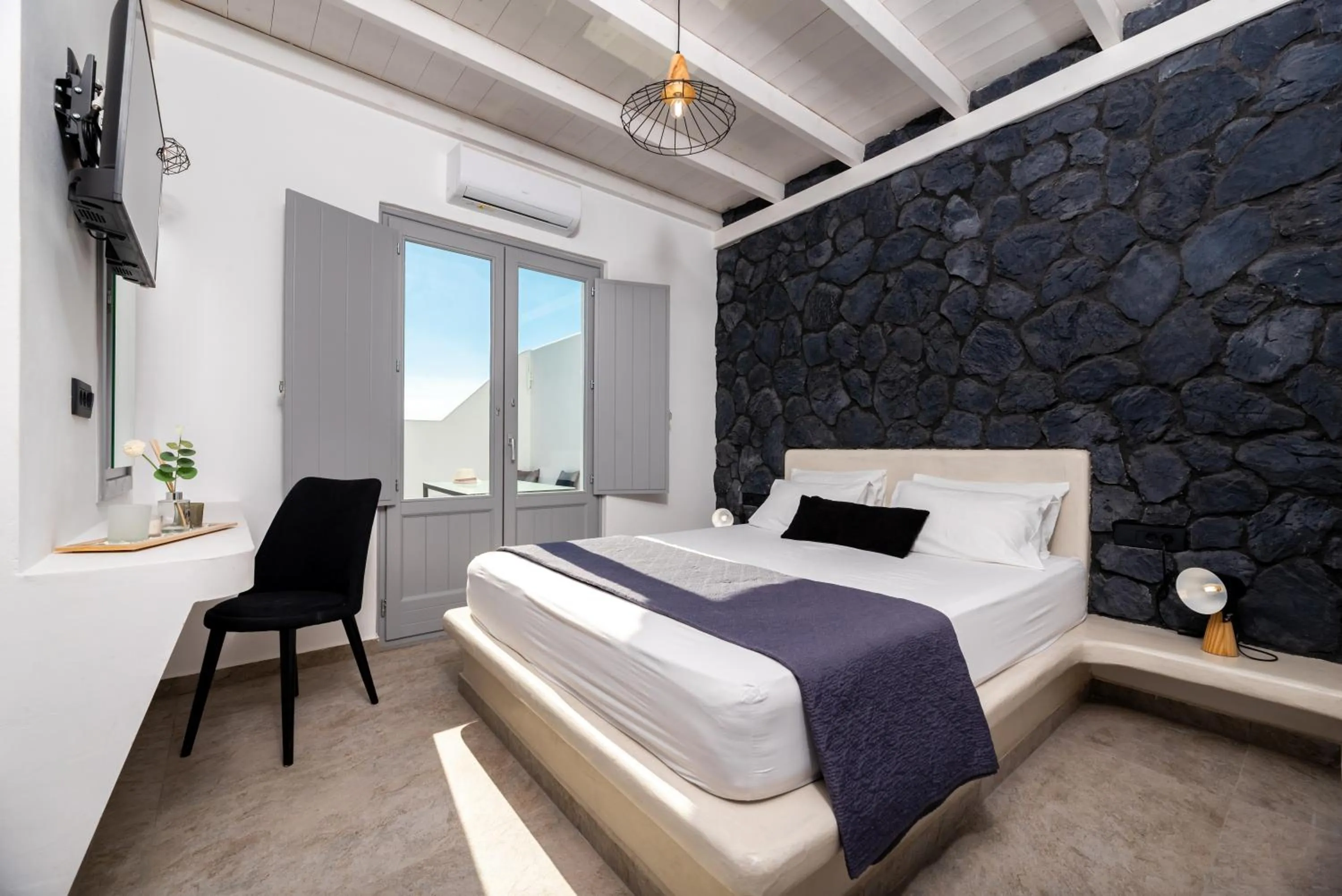 TV and multimedia, Bed in Filoxenia Luxury Villas