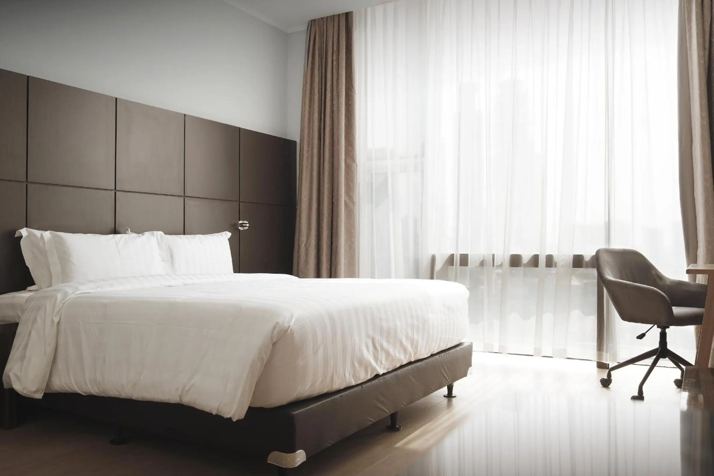 Bedroom, Bed in Dreamtel Jakarta