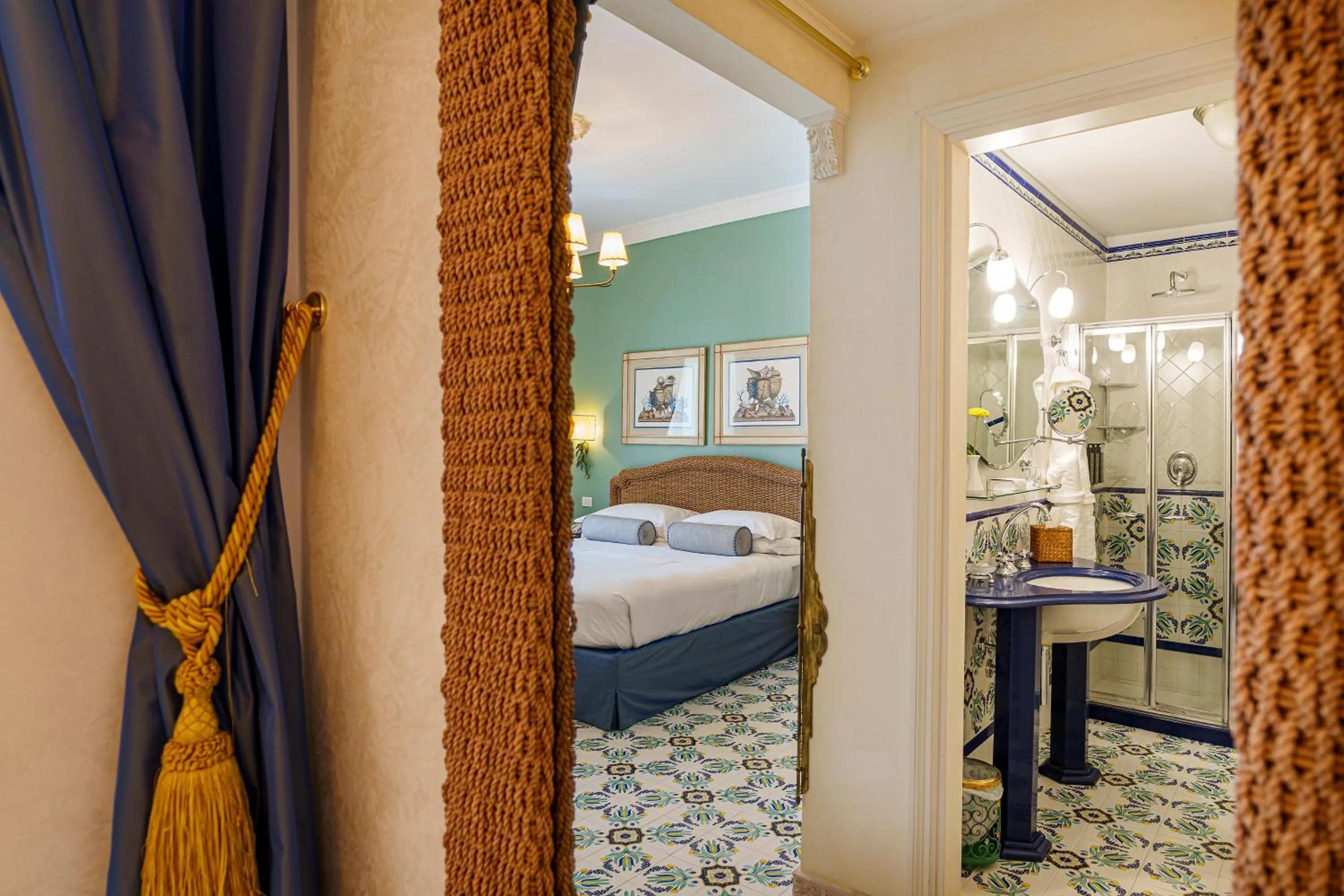 Bathroom, Bed in Palazzo Manzi Terme & Spa