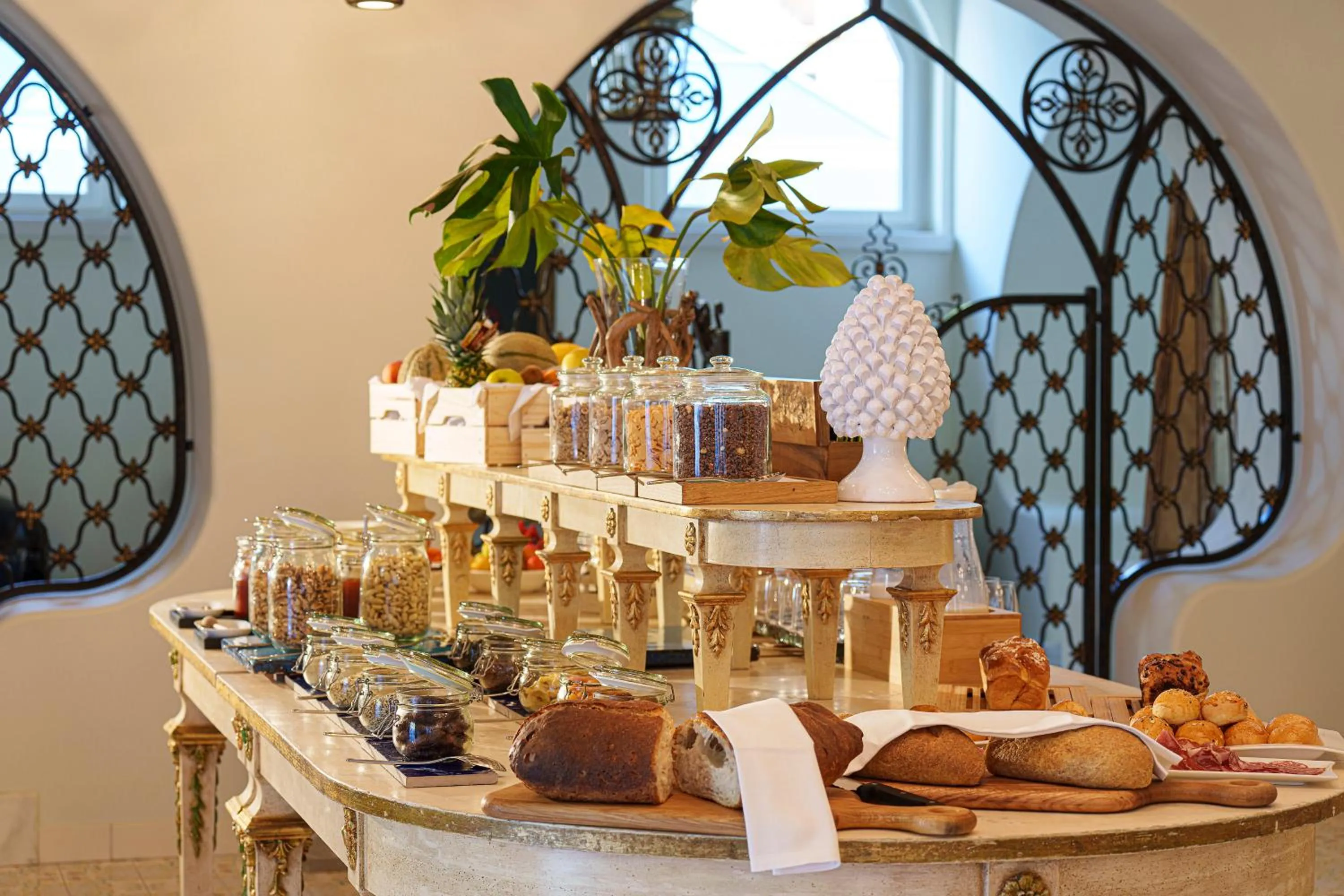 Buffet breakfast in Palazzo Manzi Terme & Spa