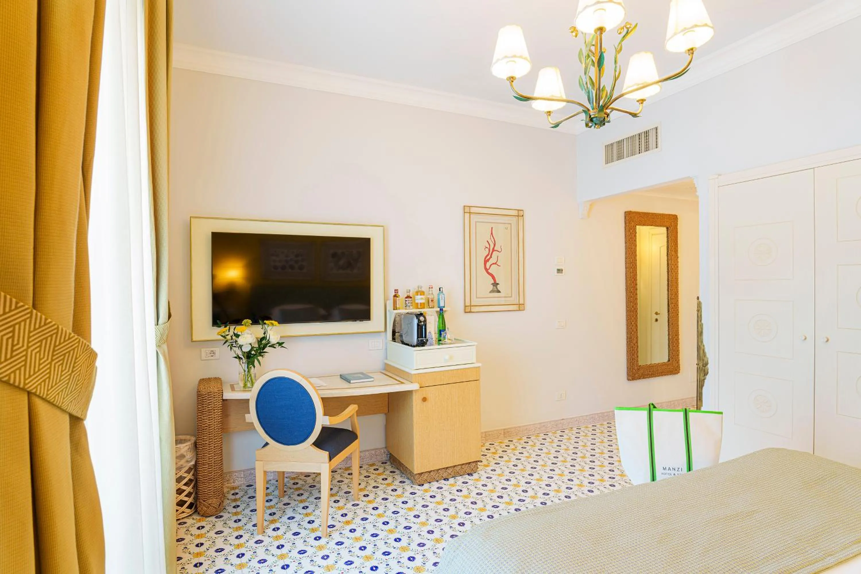 TV and multimedia in Palazzo Manzi Terme & Spa