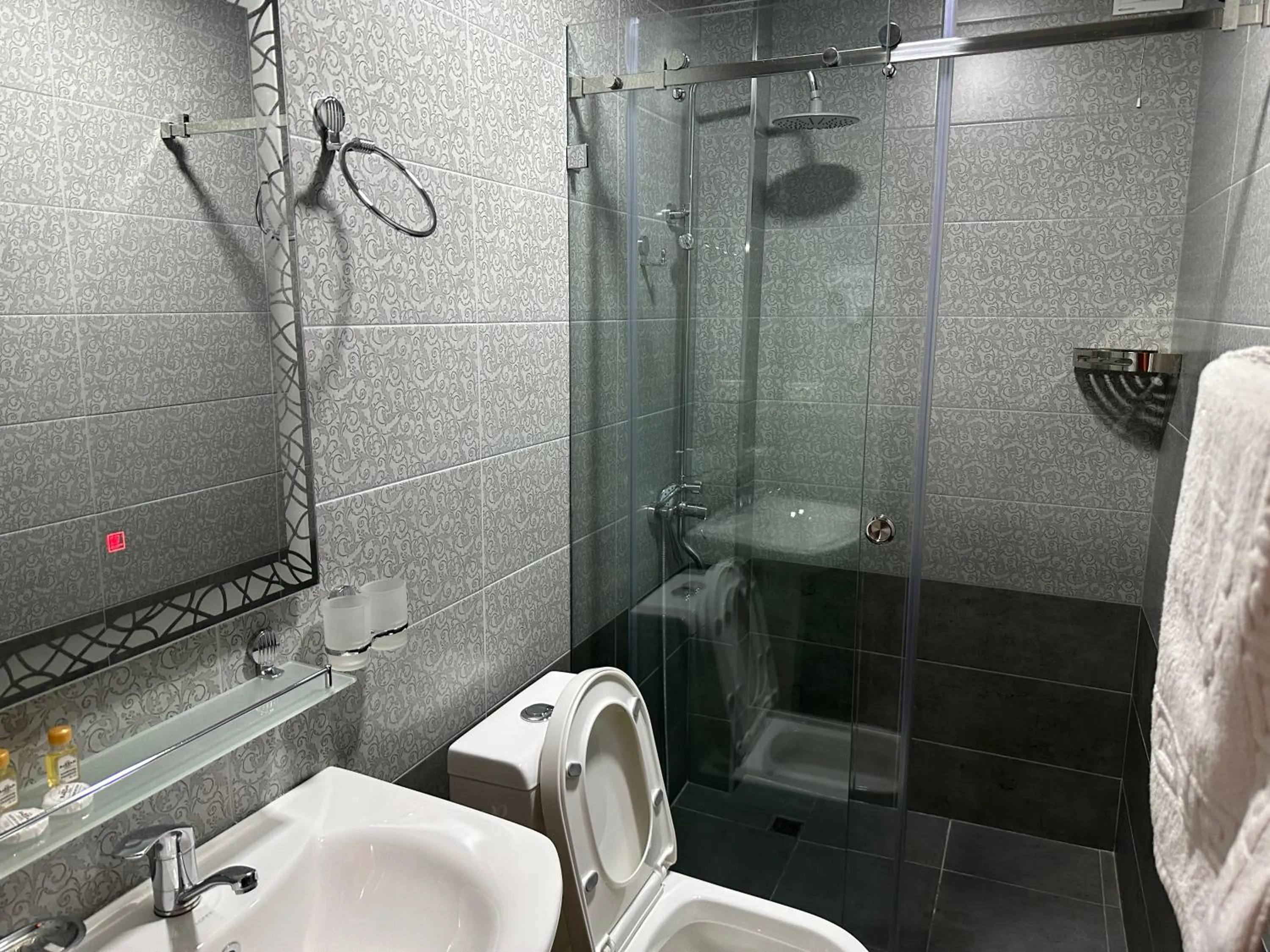 Shower in Rayyan Hotel Samarkand