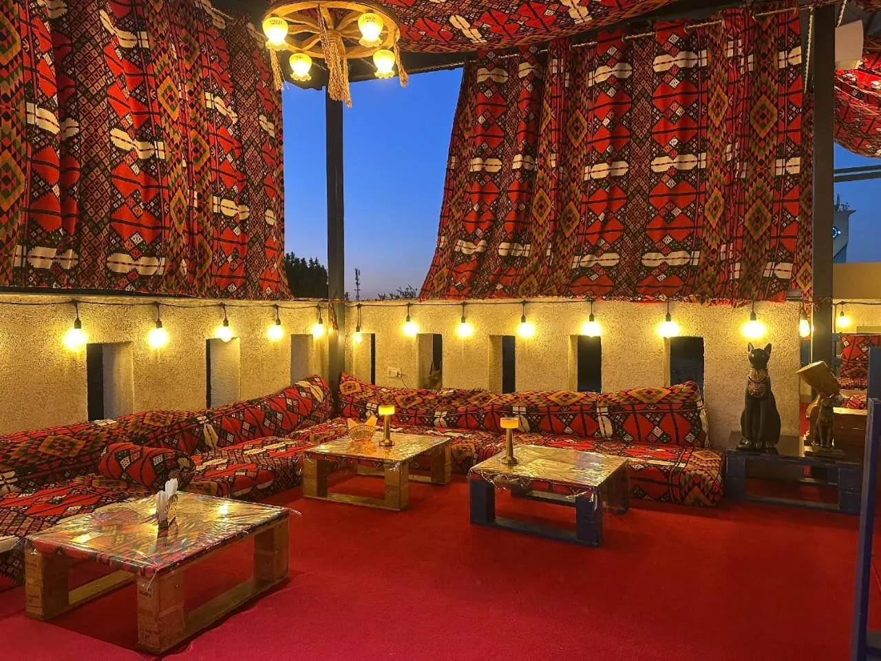 Restaurant/places to eat in Rayyan Hotel Samarkand