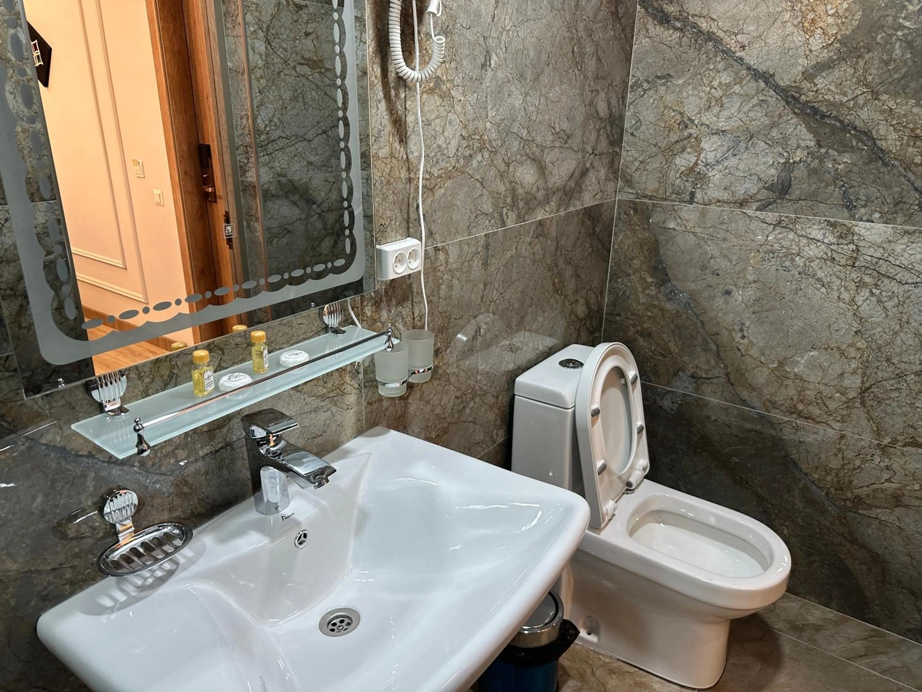 Shower in Rayyan Hotel Samarkand