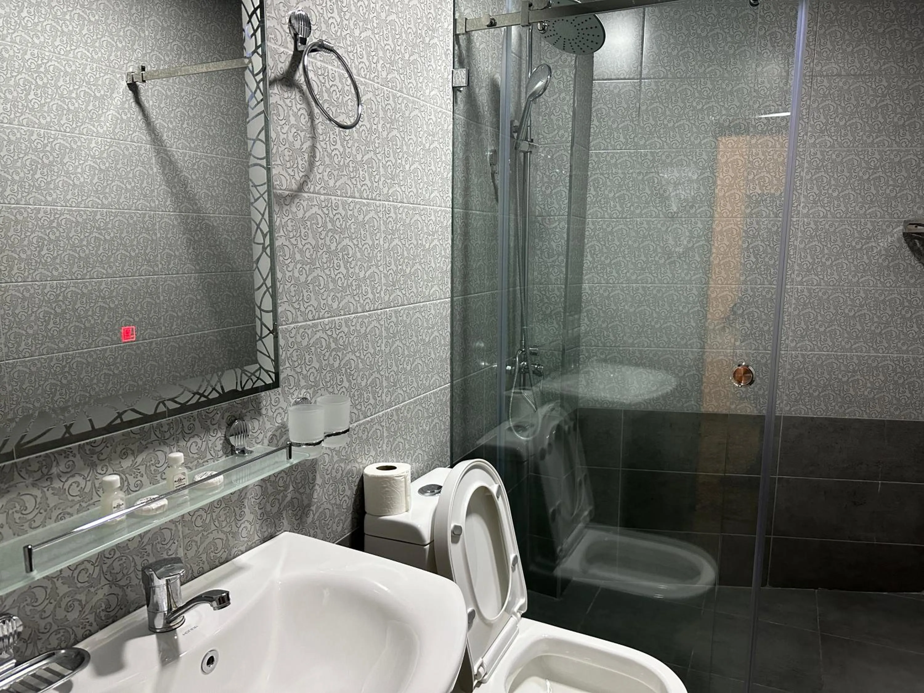 Shower in Rayyan Hotel Samarkand