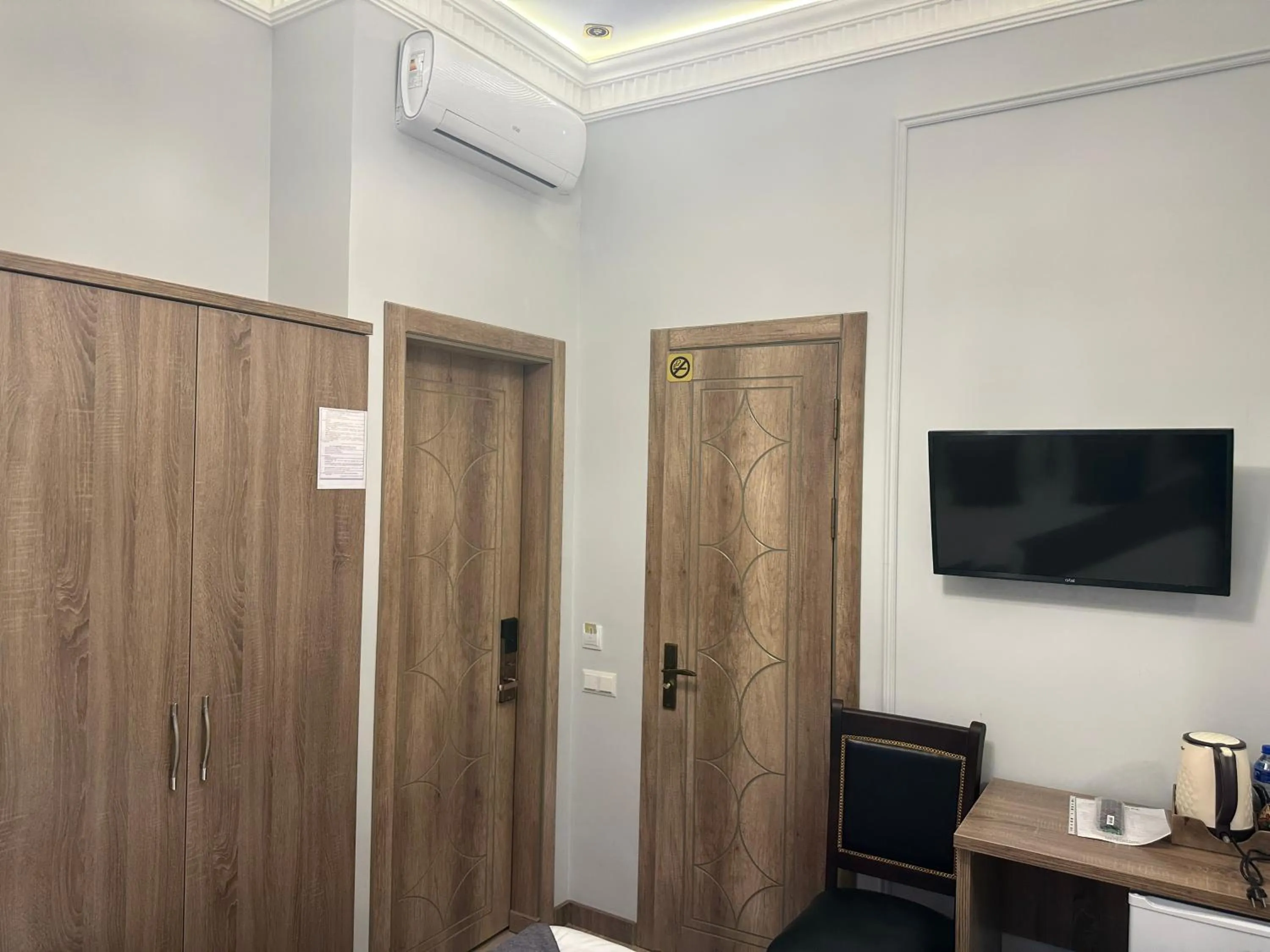 TV and multimedia in Rayyan Hotel Samarkand