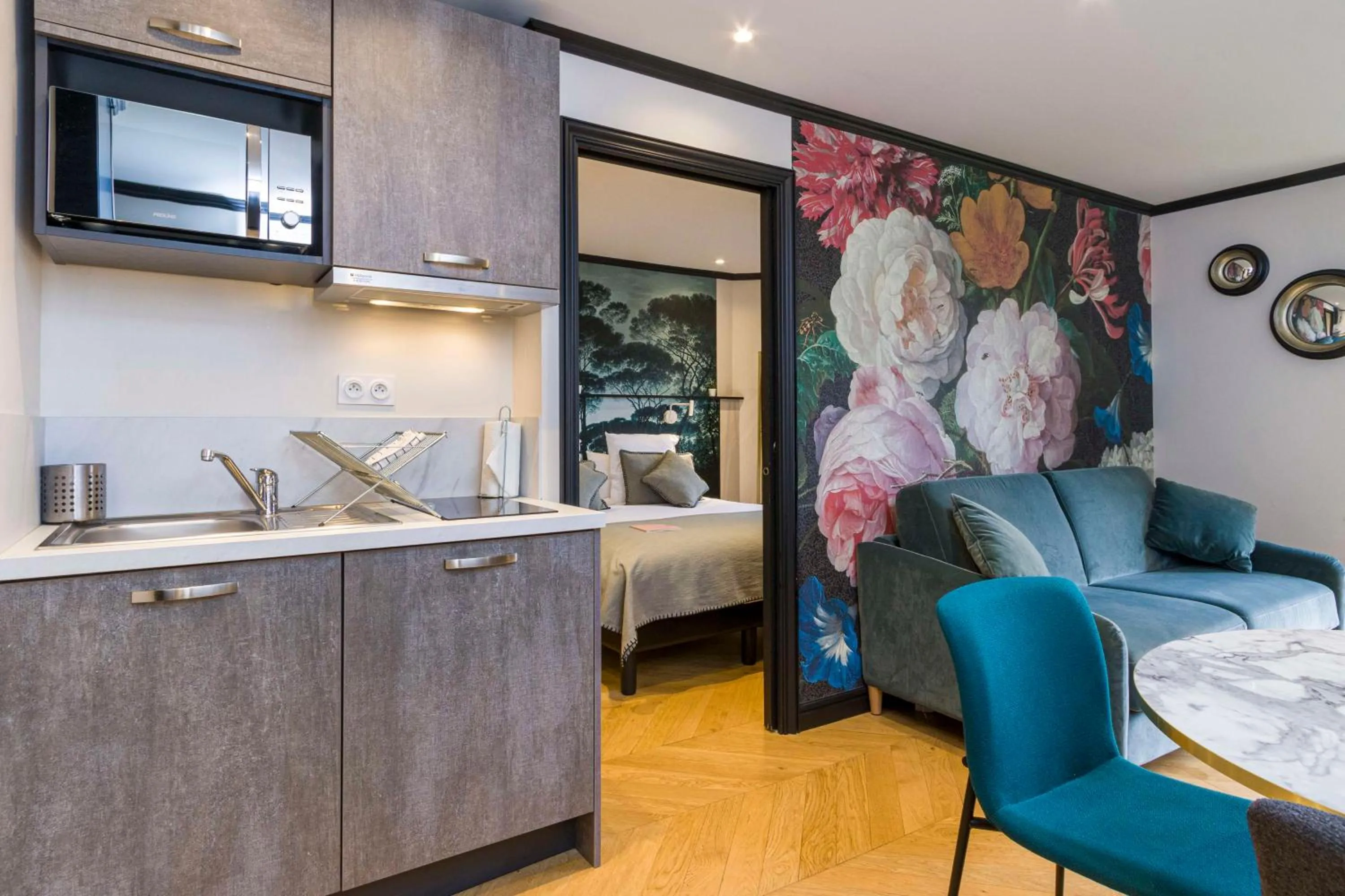 Kitchen or kitchenette in Best Western Les Bains Hotel et SPA