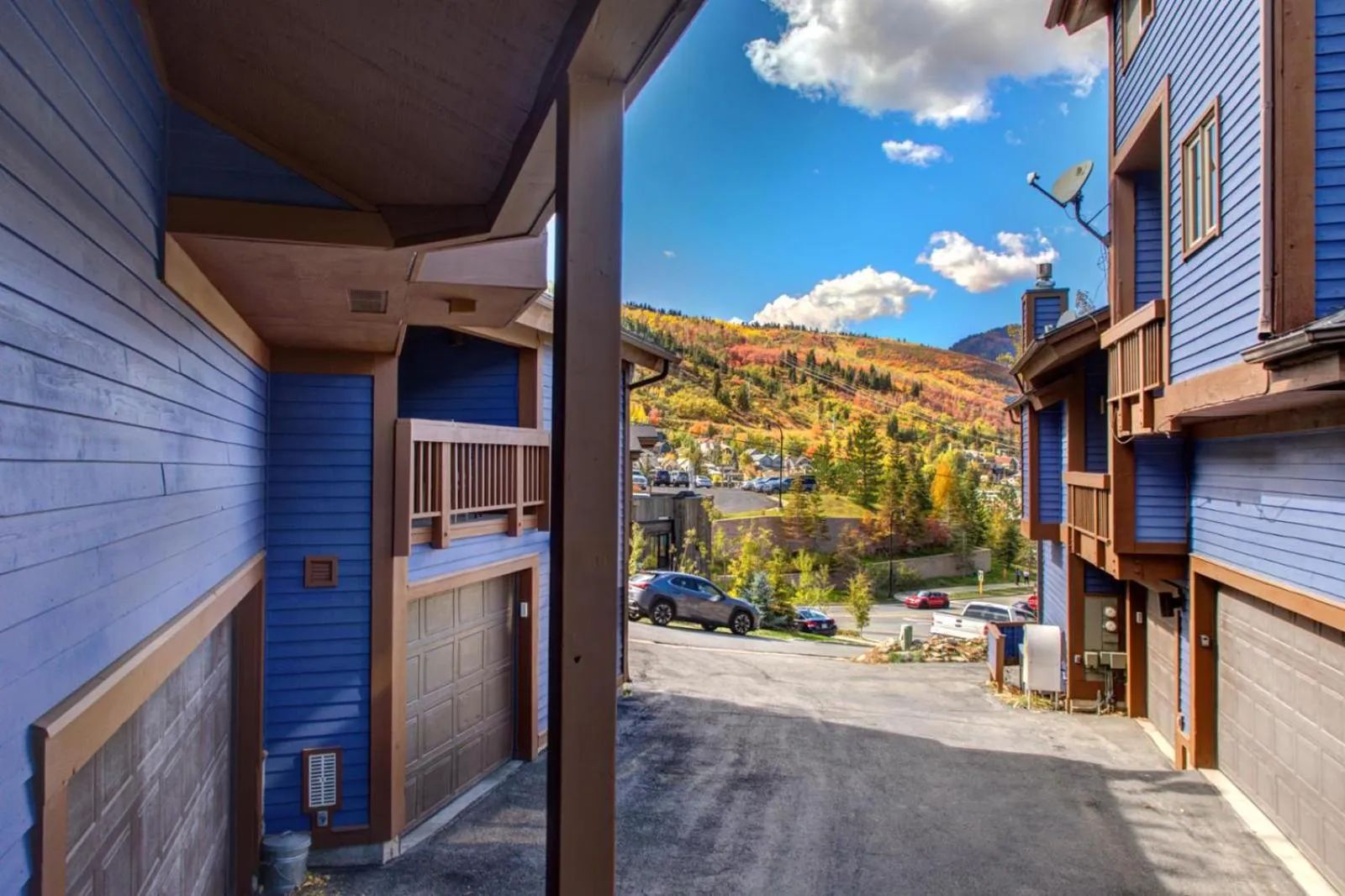 Other in KBM Resorts FREE CAR Walk to Main St Private Hot Tub POA-504B