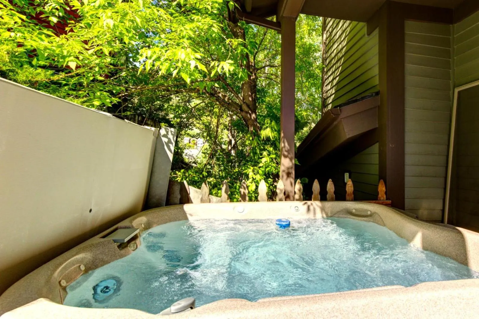Hot Tub in KBM Resorts FREE CAR Walk to Main St Private Hot Tub POA-504B