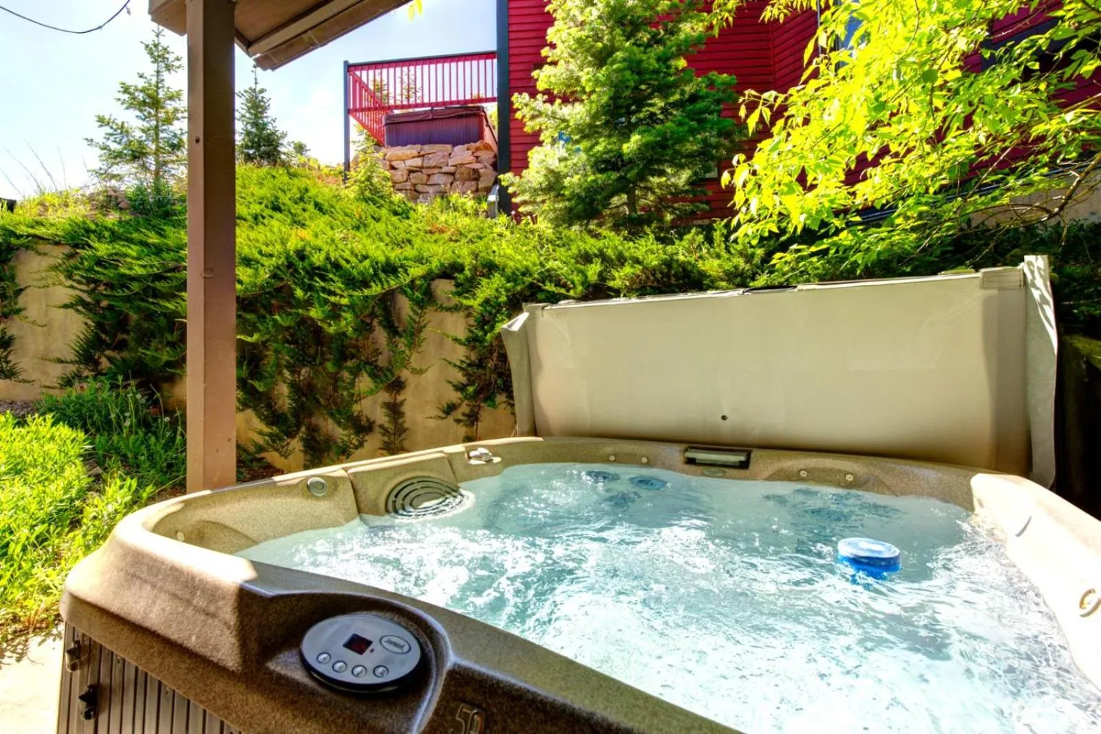 Hot Tub in KBM Resorts FREE CAR Walk to Main St Private Hot Tub POA-504B