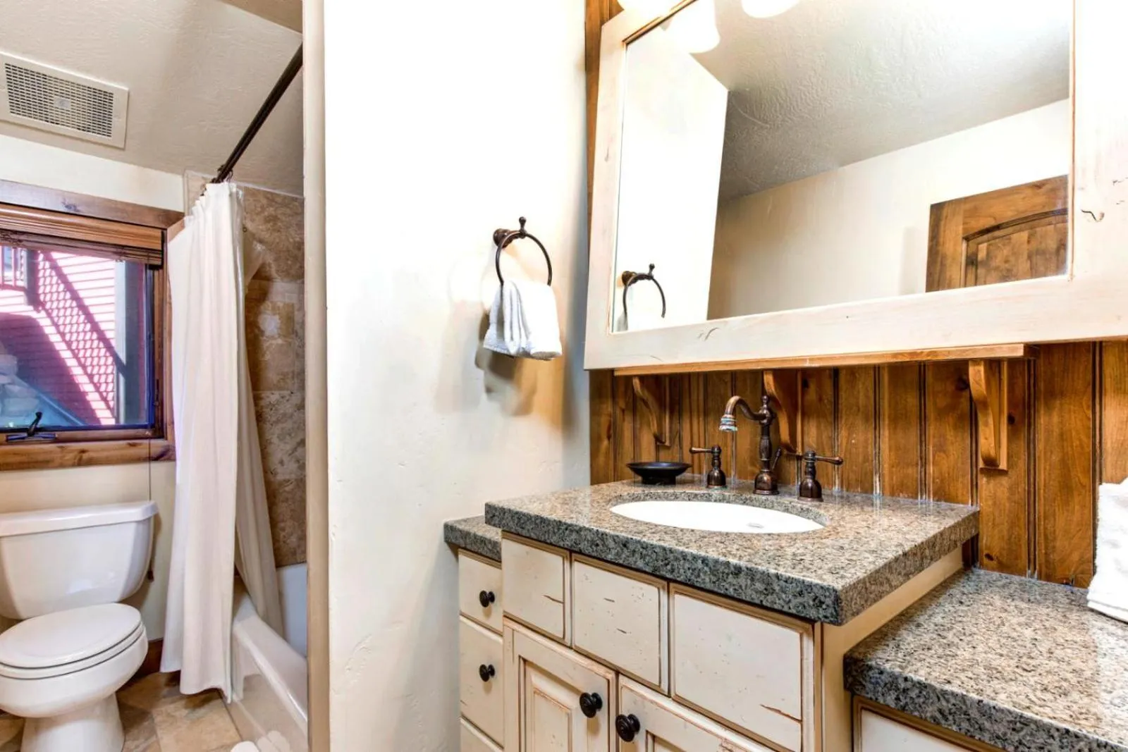 Bathroom in KBM Resorts FREE CAR Walk to Main St Private Hot Tub POA-504B