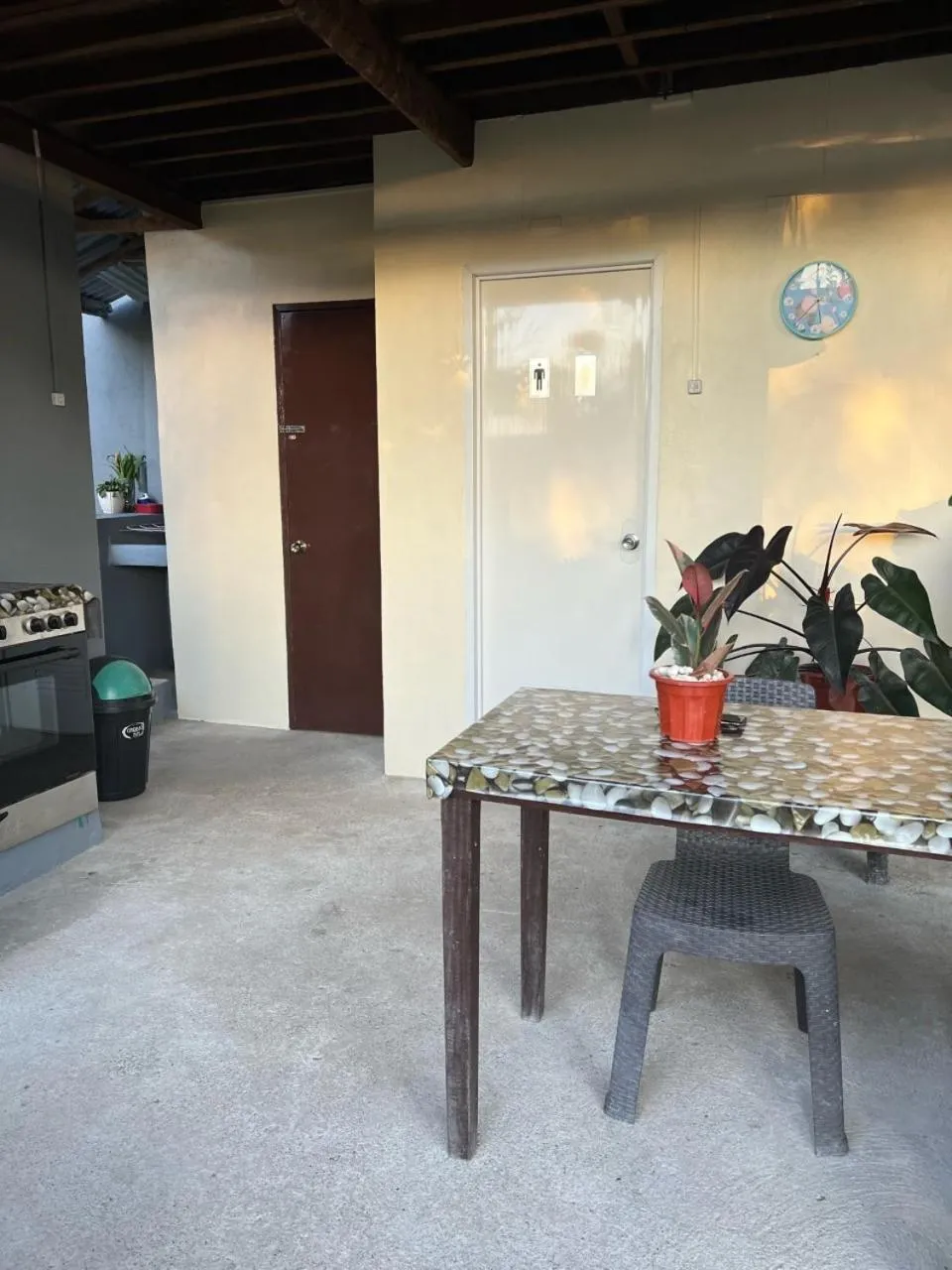 Toilet in Casas de Ruumar Bed and Breakfast-Bar-Two rooms for family available