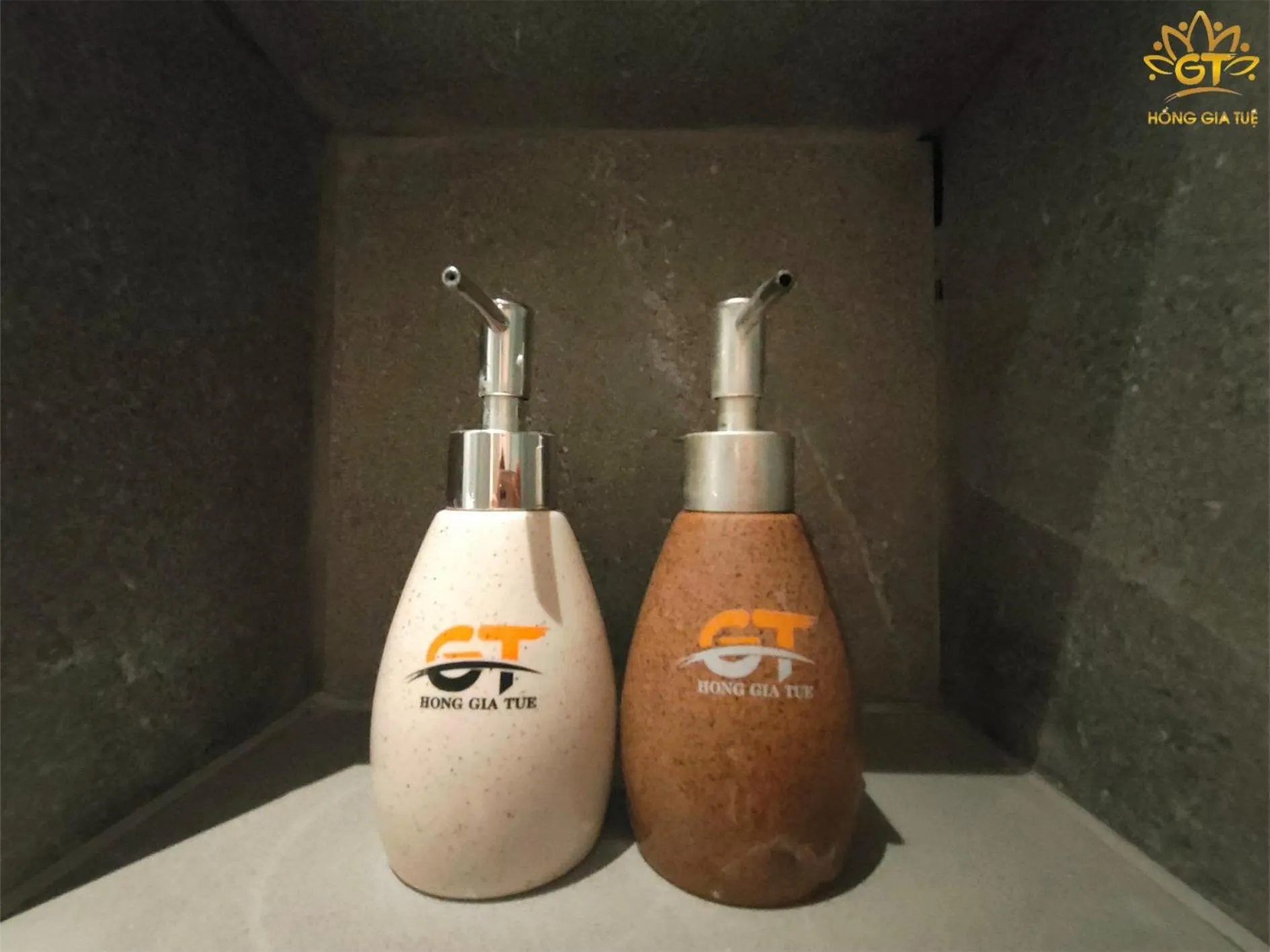 Hong Gia Tue Lake View