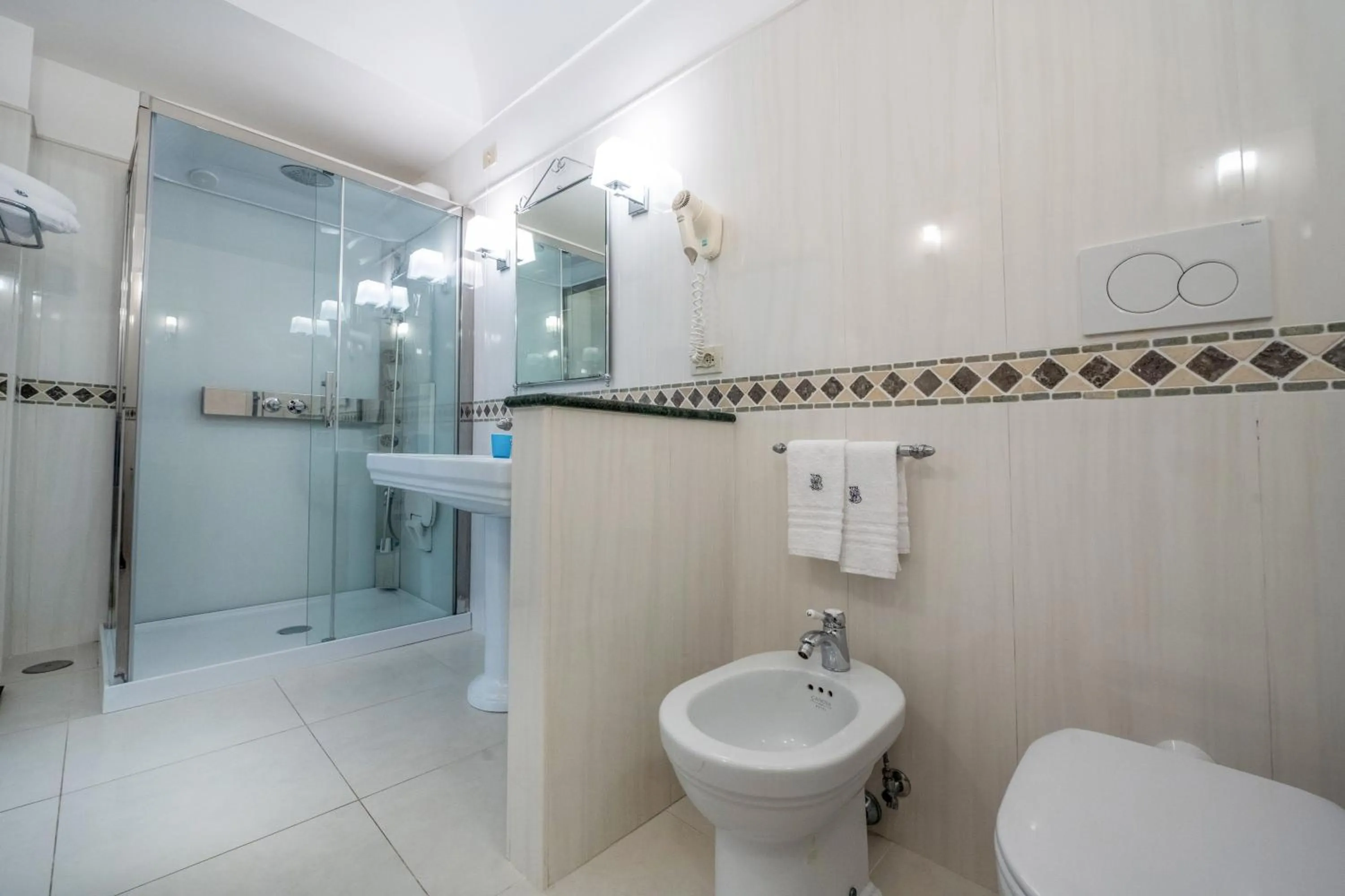 Shower in Hotel Belvedere