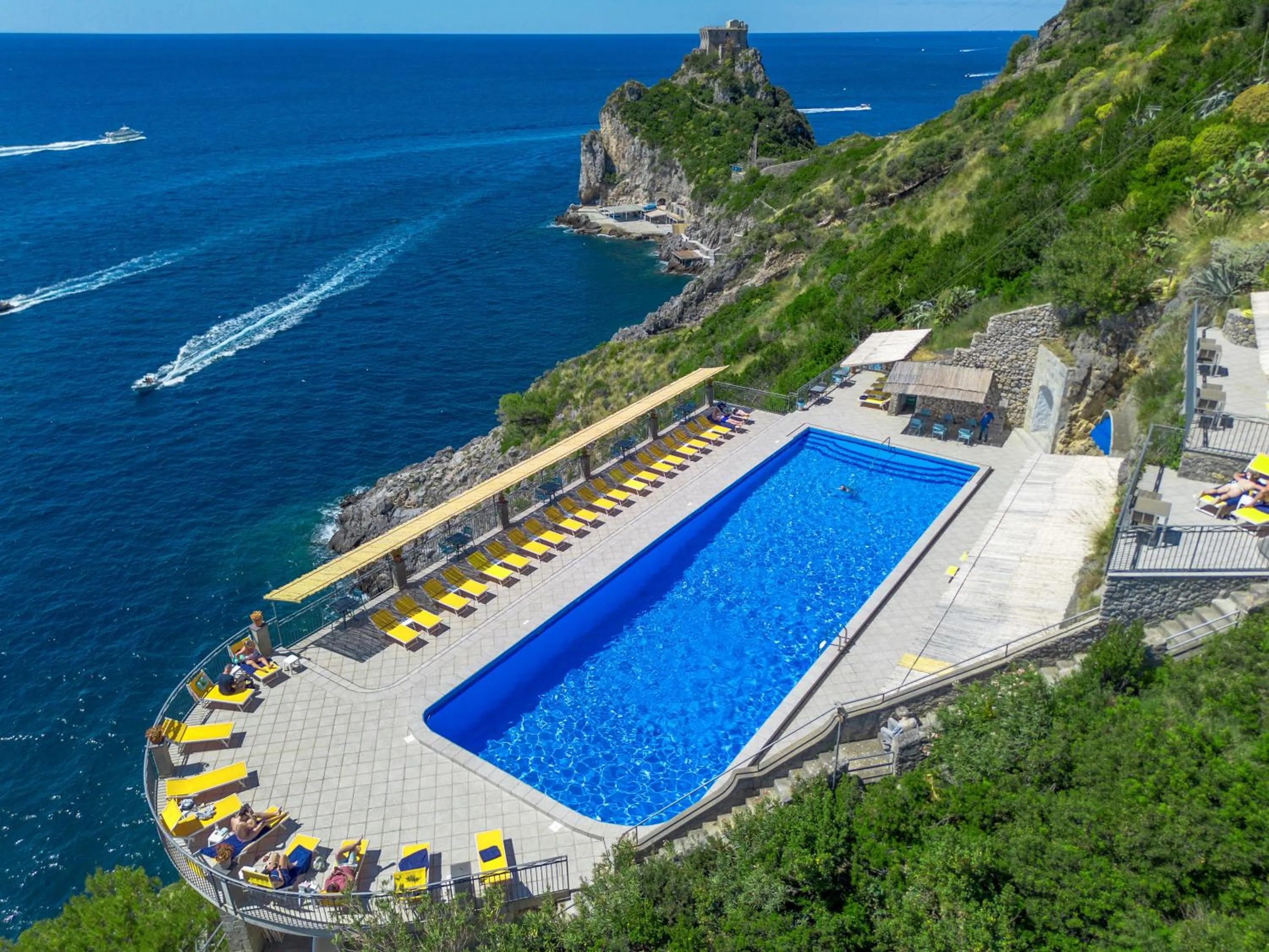 Swimming pool in Hotel Belvedere