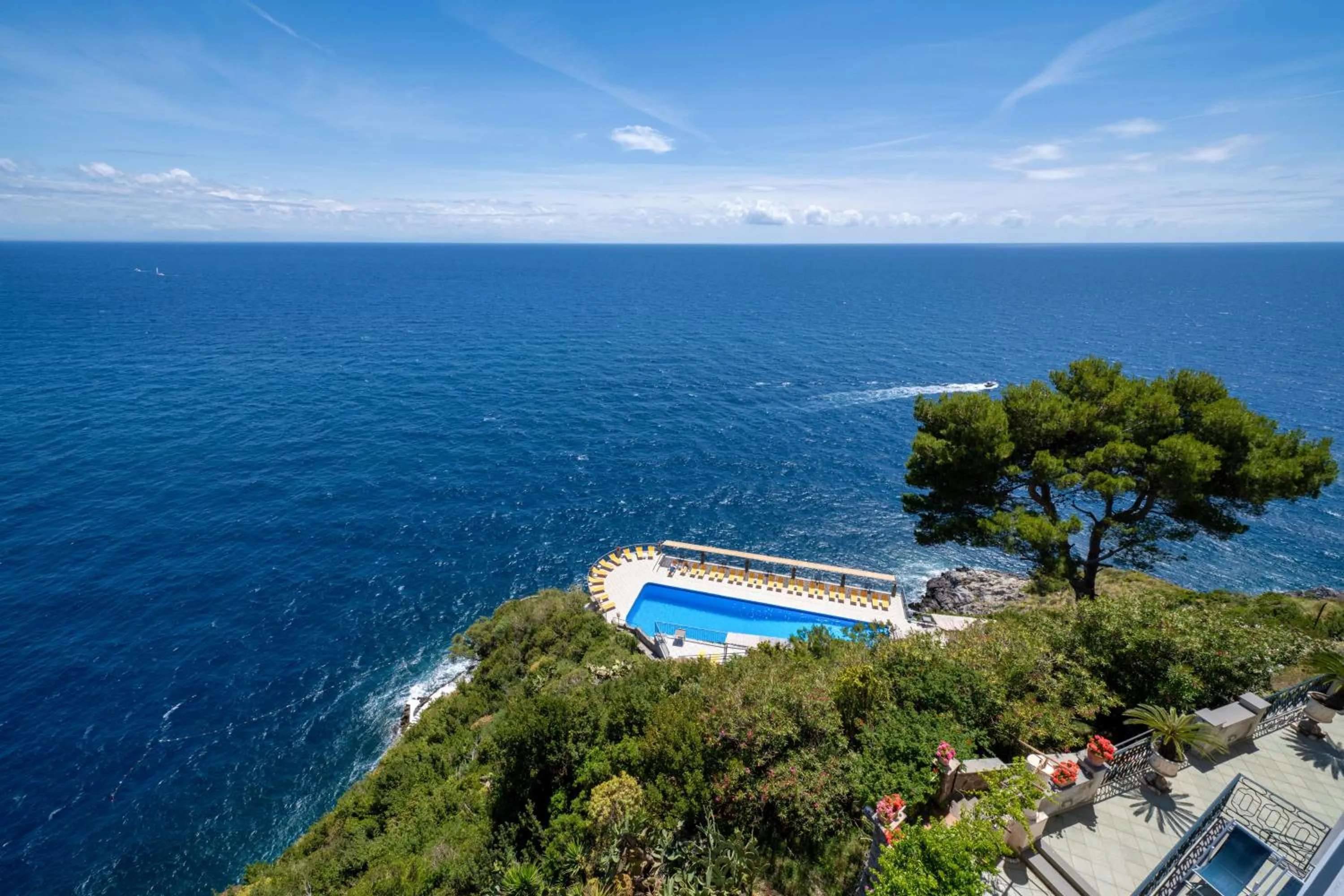 Swimming pool in Hotel Belvedere