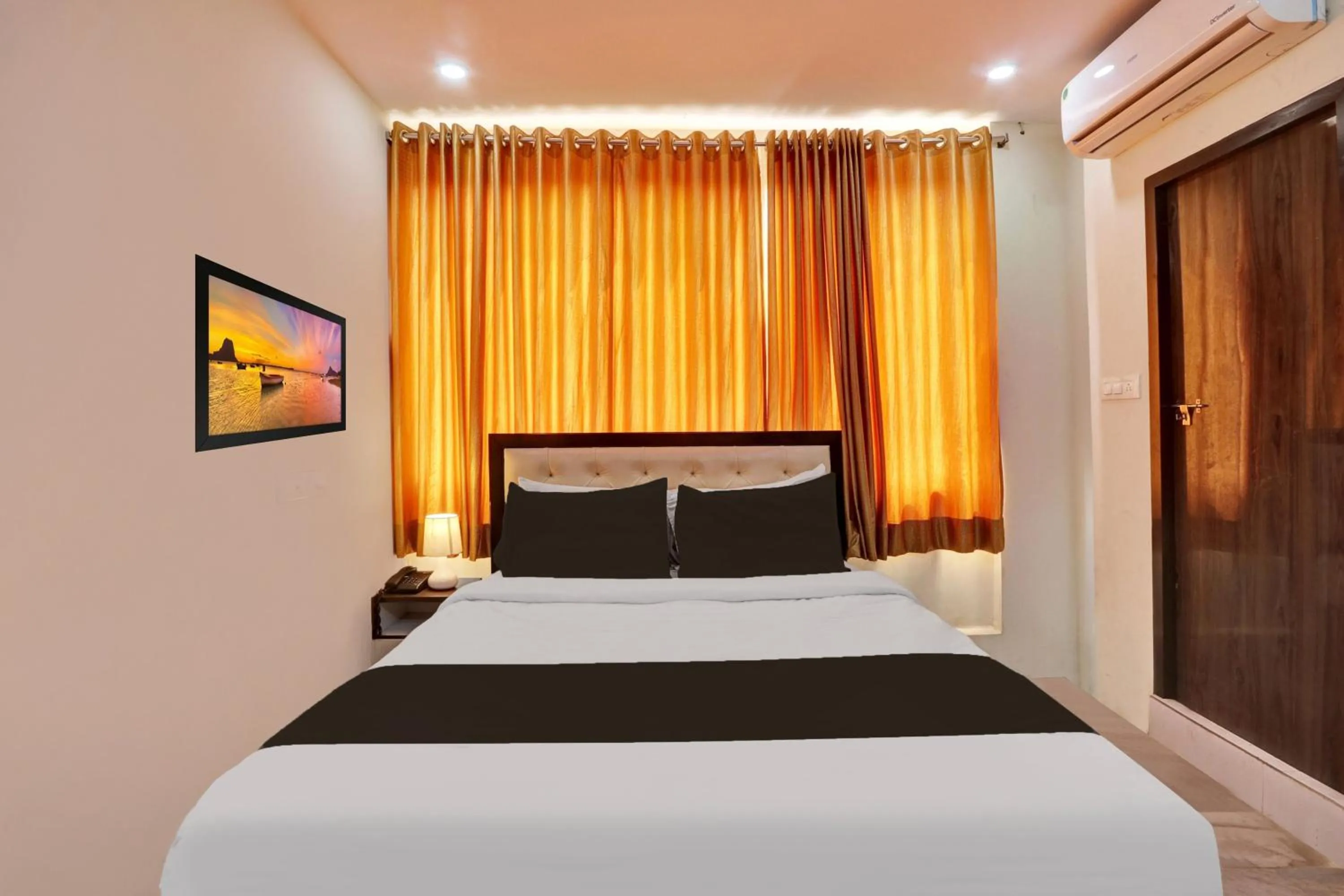 Bedroom, Bed in Super Hotel O MVP Double Road
